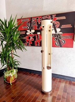 Perchero giratorio moderno italiano Diseñado por Carlo De Carli para Fiarm, Italia Años 60