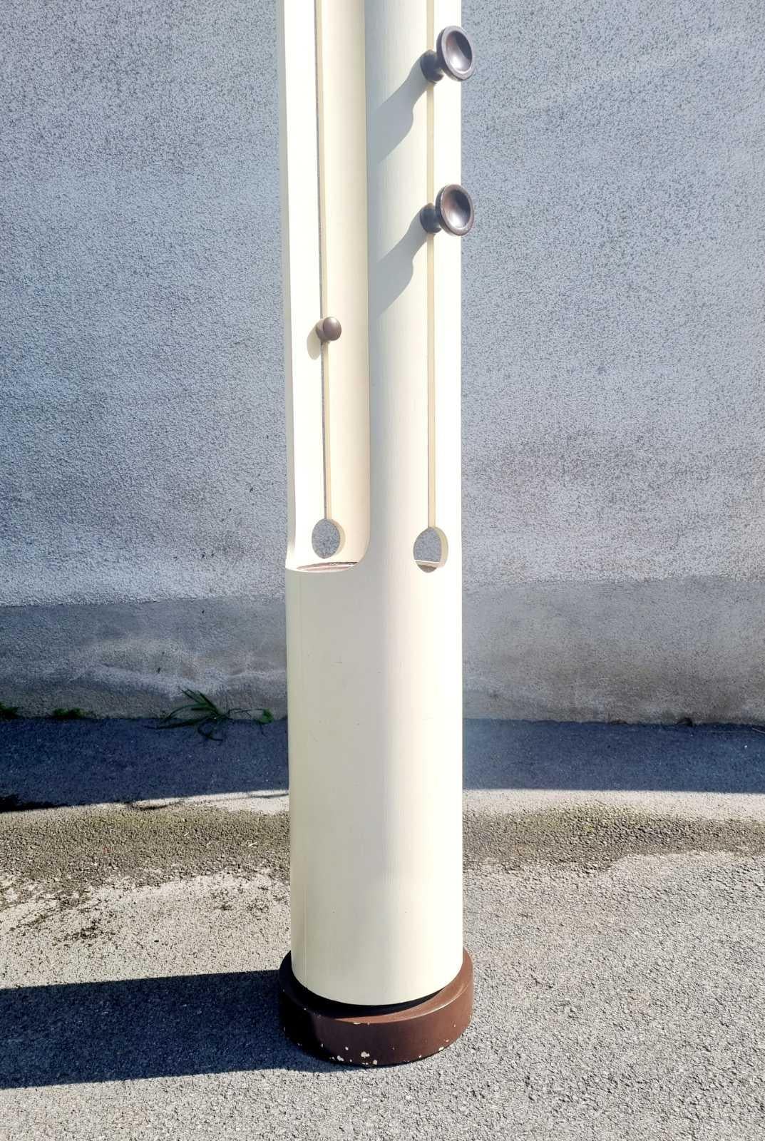 Perchero giratorio moderno italiano Diseñado por Carlo De Carli para Fiarm, Italia Años 60 Moderno de mediados de siglo en venta