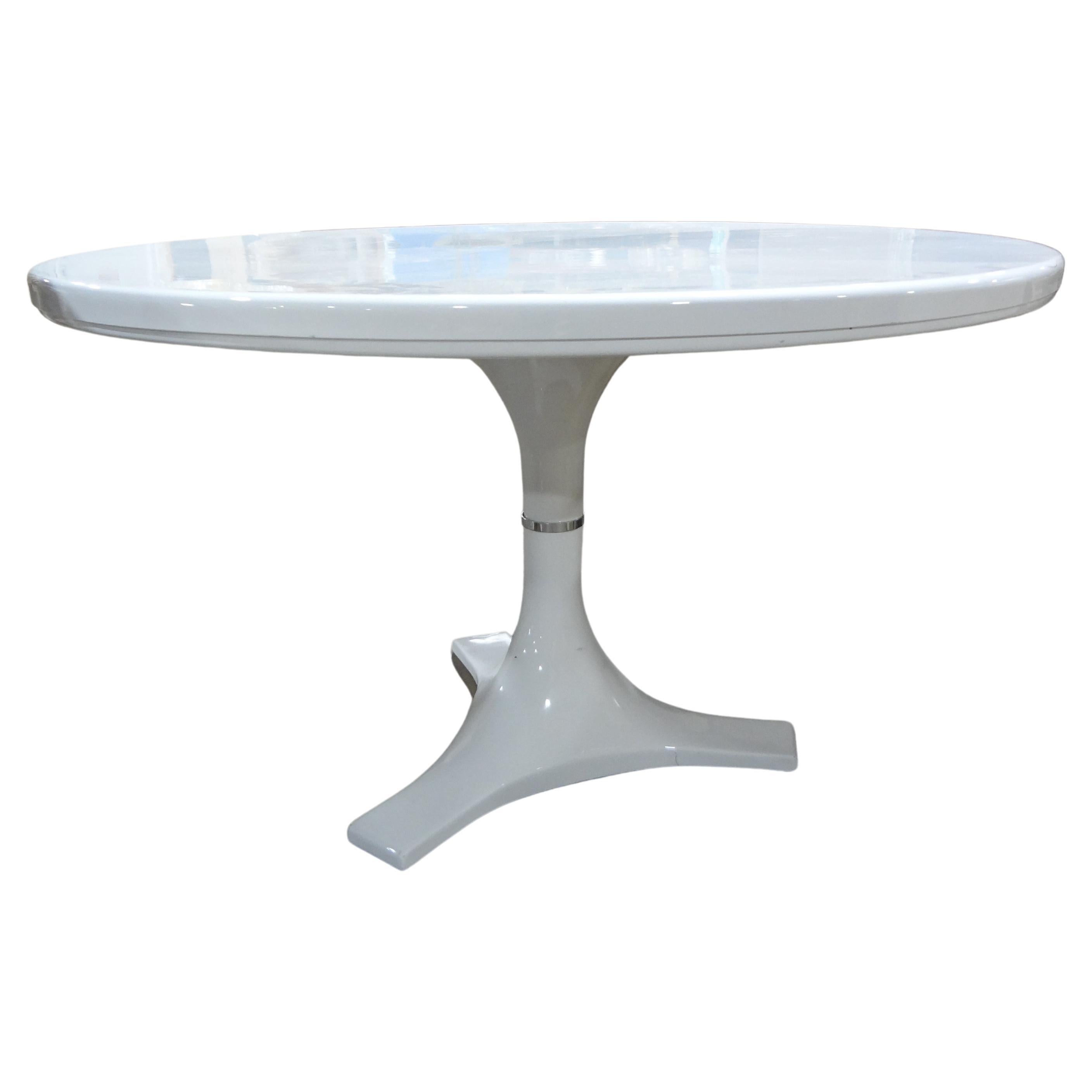 Moderner italienischer moderner Tisch von A. Castelli Ferrieri & Ignazio Gardella für Kartell im Angebot