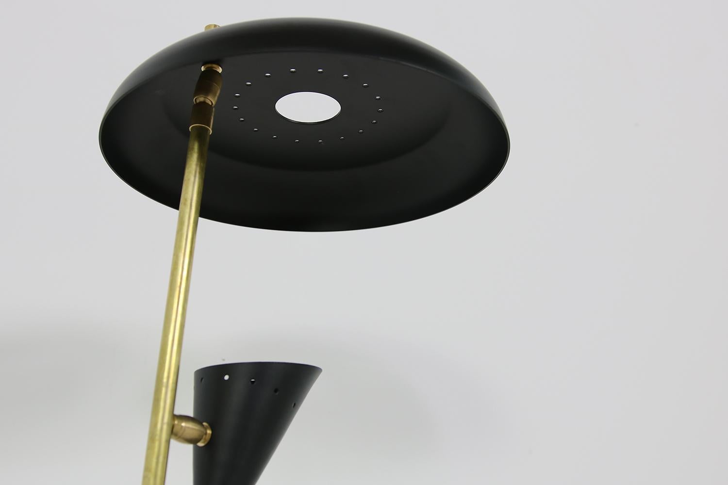 Mid-Century Modern Italian Modern Table Lamp Black & Brass with Adjustable Lampshade Stilnovo Style For Sale