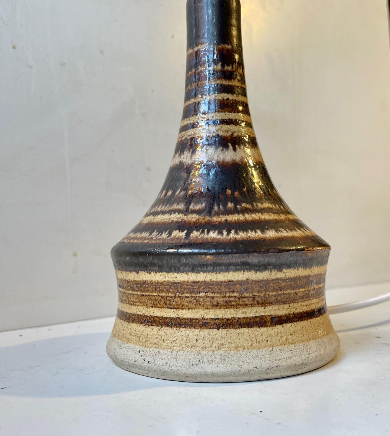 Italian Modern Table Lamp in Ceramic with Earthy Glaze Stripes, 1970s In Good Condition For Sale In Esbjerg, DK