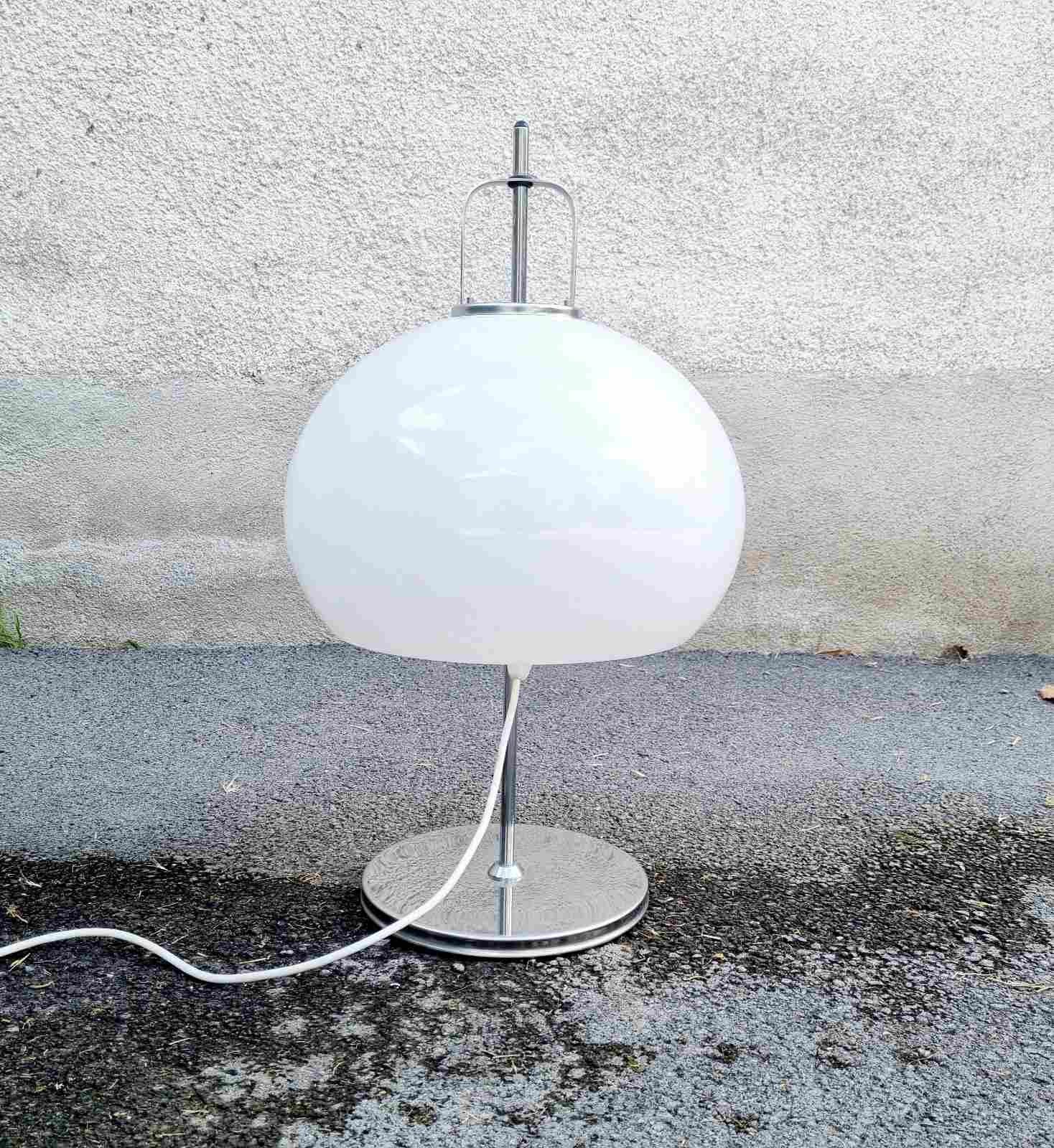 Italiano Lampada da tavolo moderna italiana Lucerna di Luigi Massoni & Massoni per Mezzini, Italia anni '70 in vendita