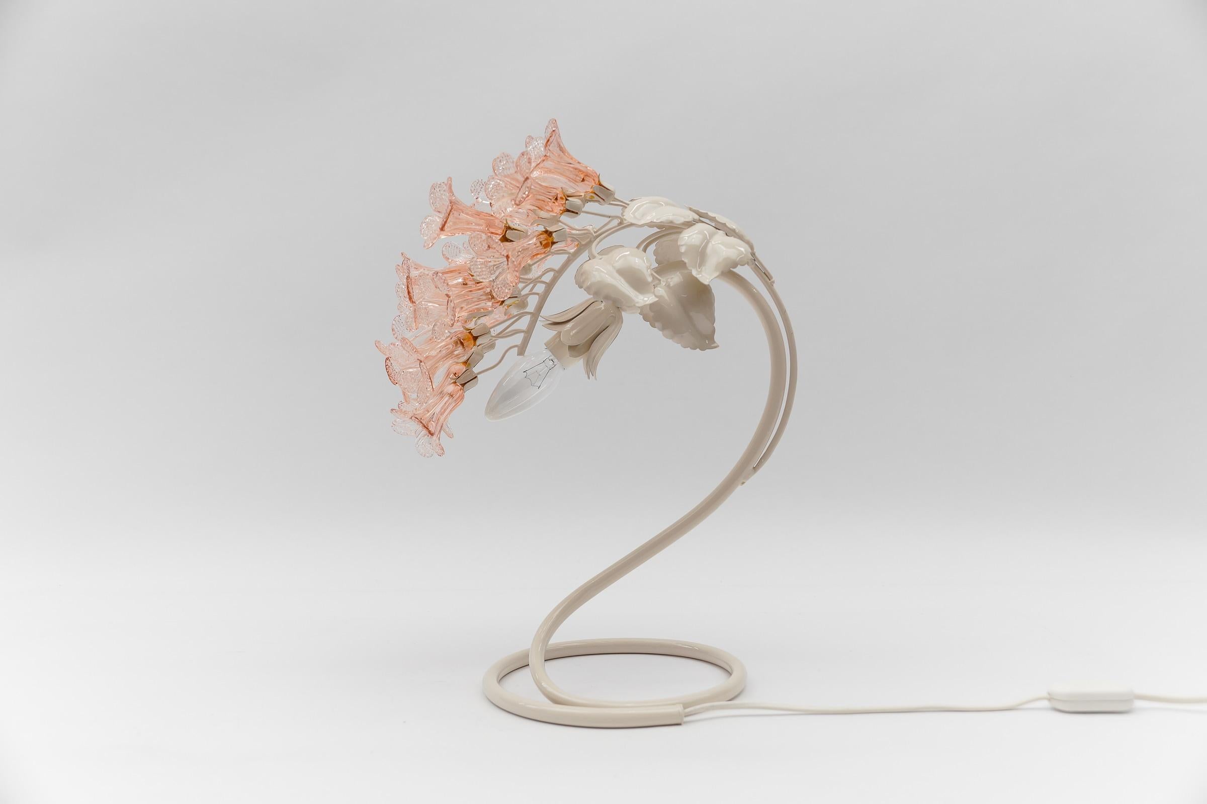 Italian Modern Table Lamp made in Pink Murano Glass Flowers, 1960s Italy For Sale 3