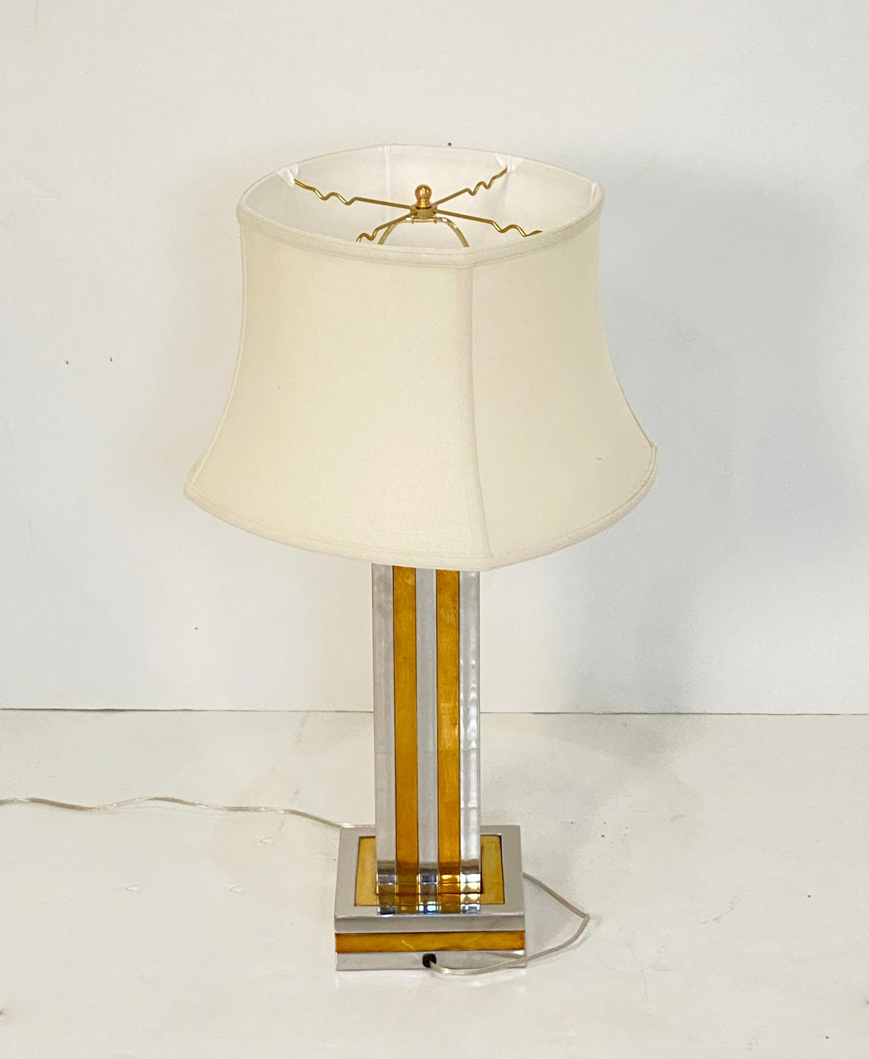 Italian Modern Table Lamp of Chrome and Brass by Romeo Rega im Angebot 3
