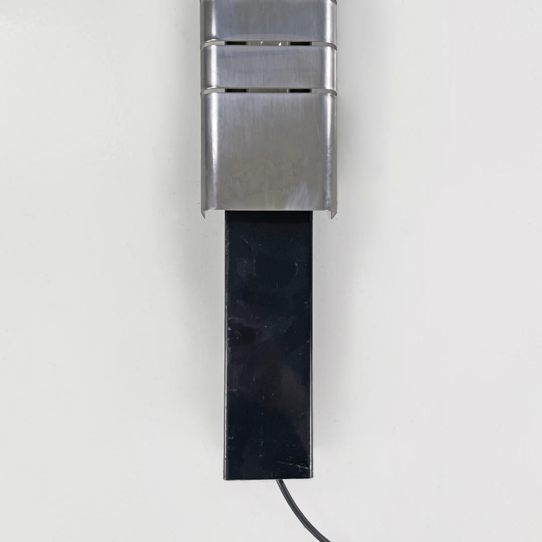 Applique haute moderne italienne en métal chromé de Lamperti, 1970 en vente 7