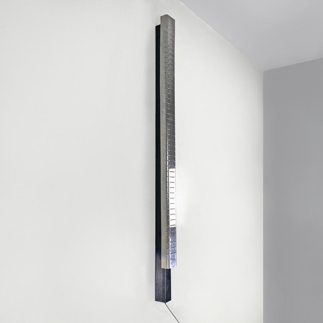 Fin du 20e siècle Applique haute moderne italienne en métal chromé de Lamperti, 1970 en vente