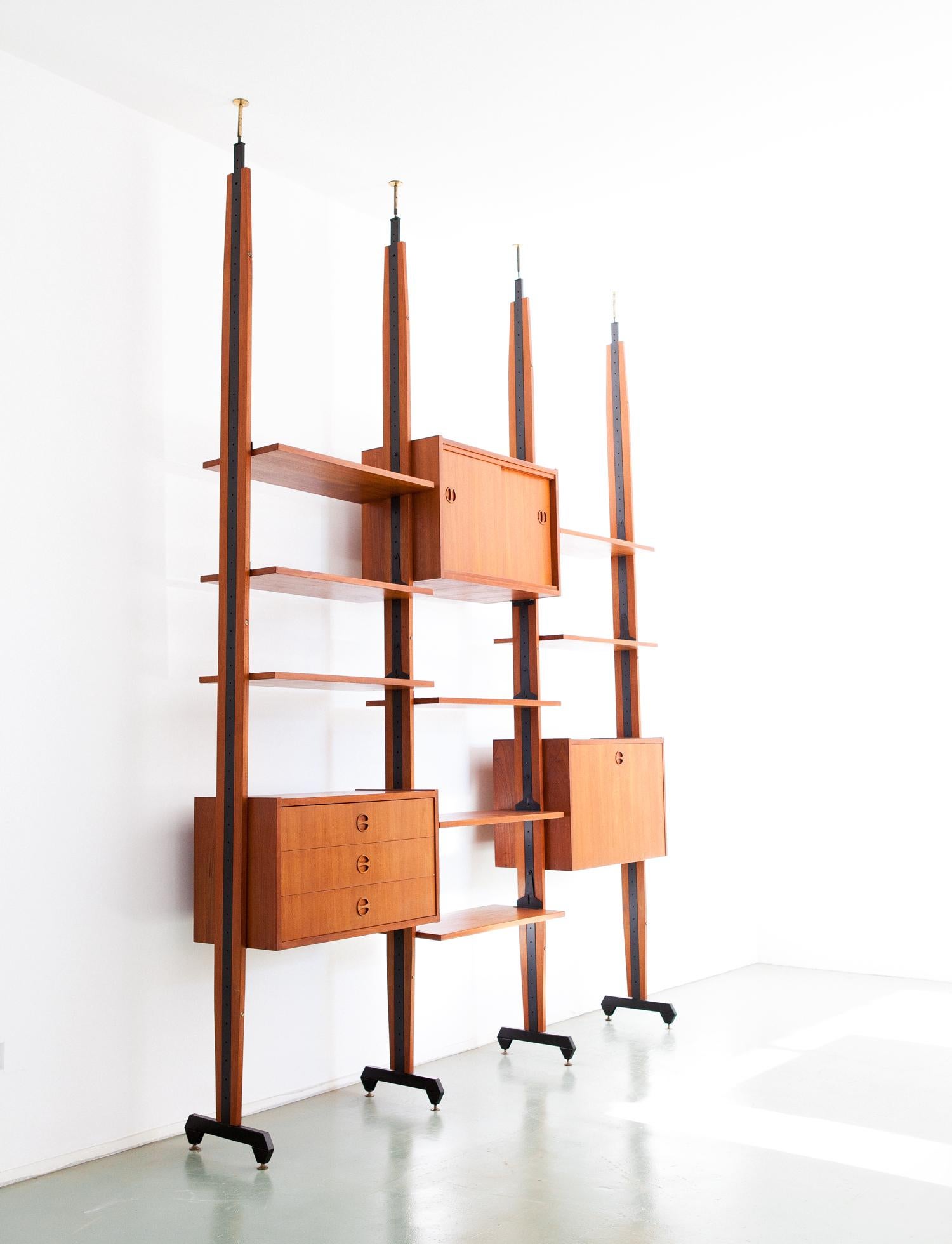 Italian Modern Teak and Iron Floor to Ceiling Wall Unit, 1950s In Good Condition In Rome, IT