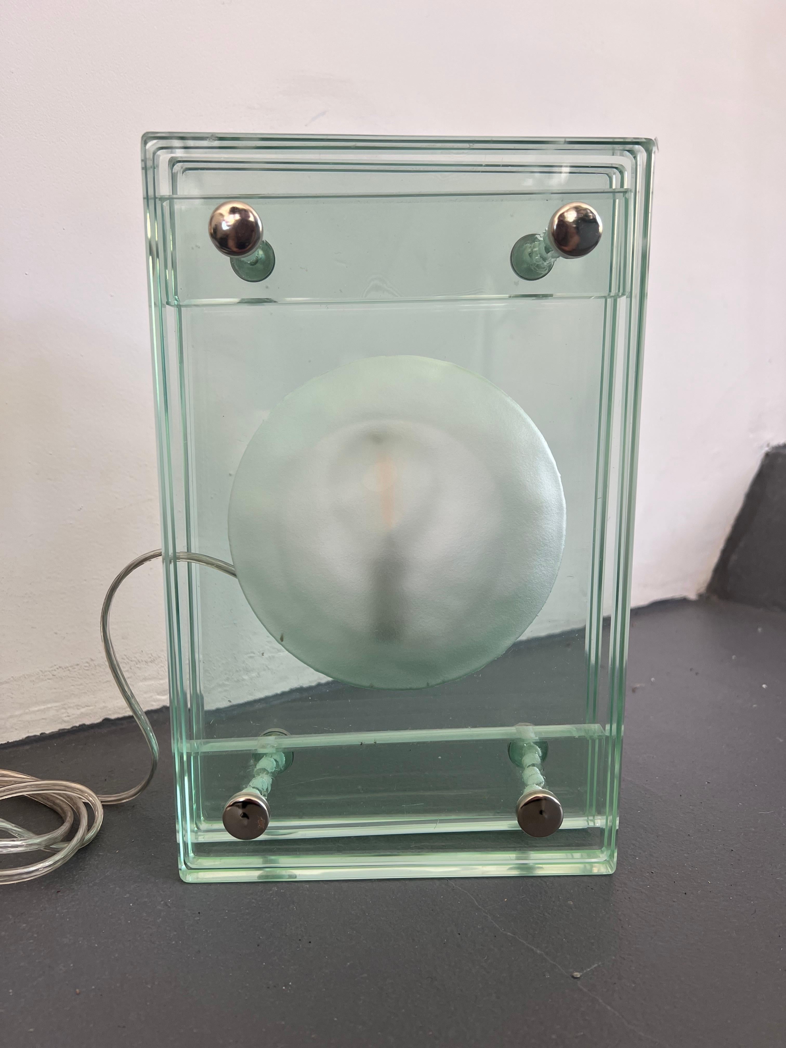 20ième siècle Lampe de bureau italienne moderne en verre épais des années 70 en vente