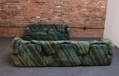 Sofá moderno italiano de tres plazas "Confidential" de Alberto Rosselli para Saporiti