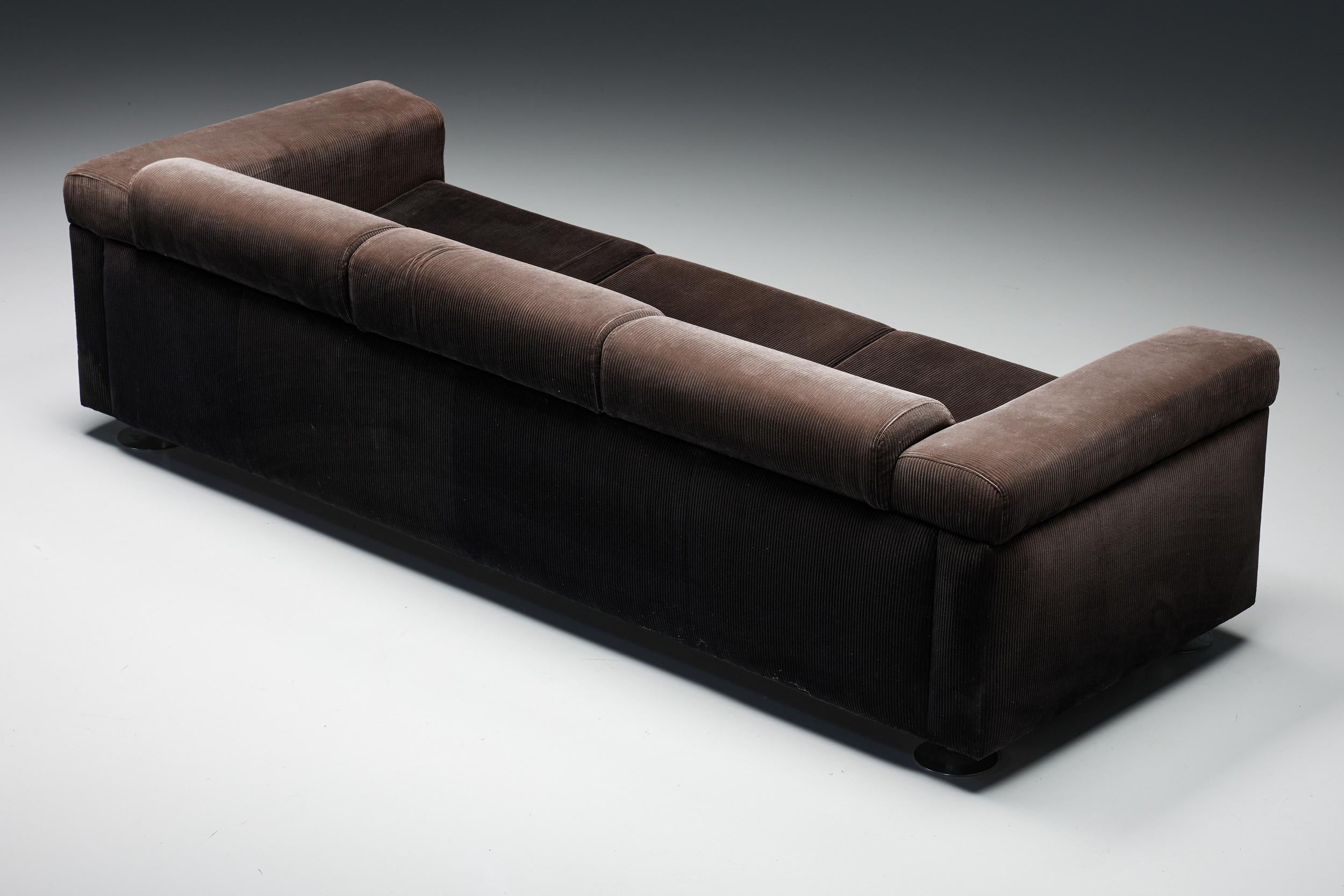 Italian Modern Three-Seater D120 Sofa by Borsani & Bonetti for Tecno, 1966 In Excellent Condition In Antwerp, BE