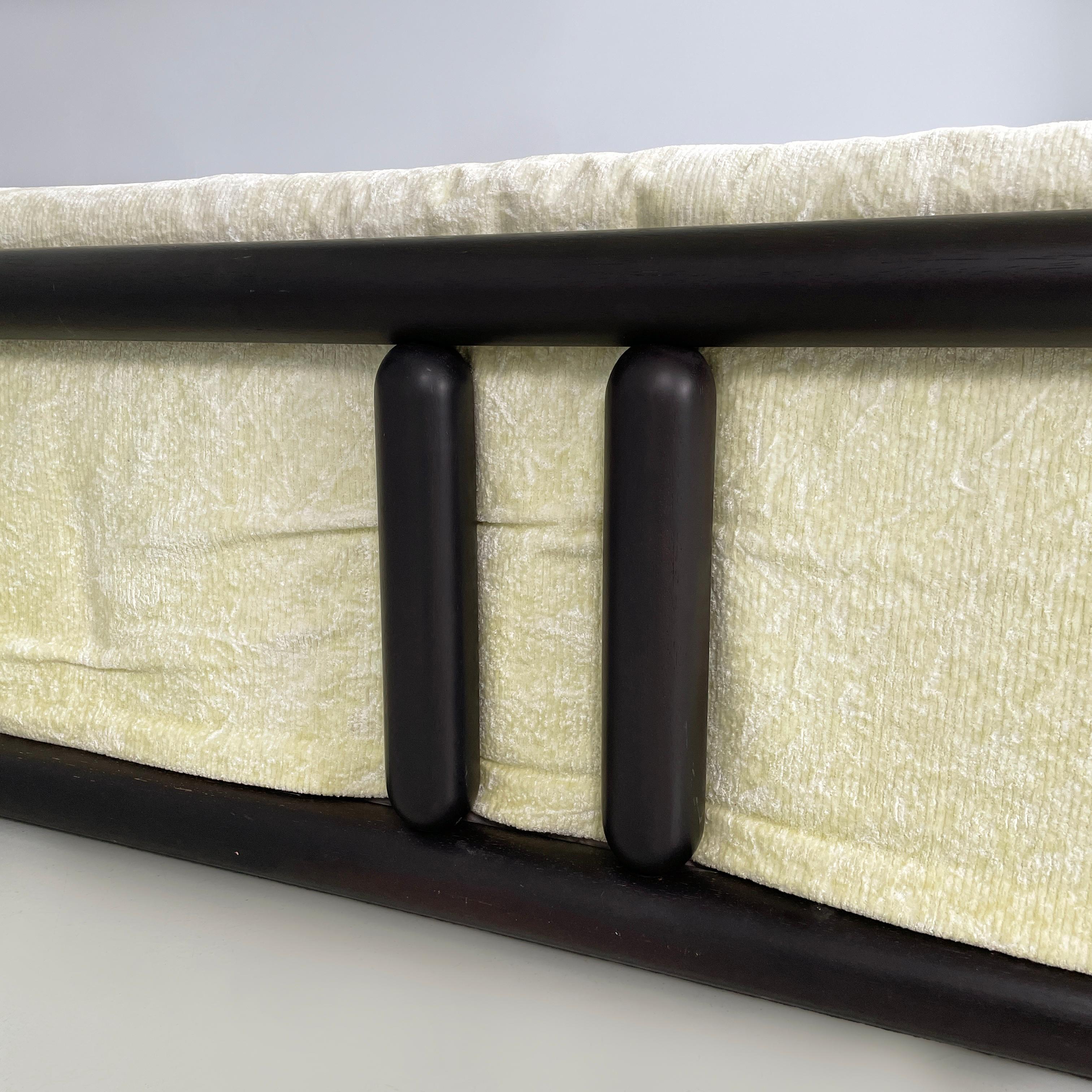 Italian modern Three-seater sofa Cornaro by Carlo Scarpa for Simon Gavina, 1980s For Sale 11