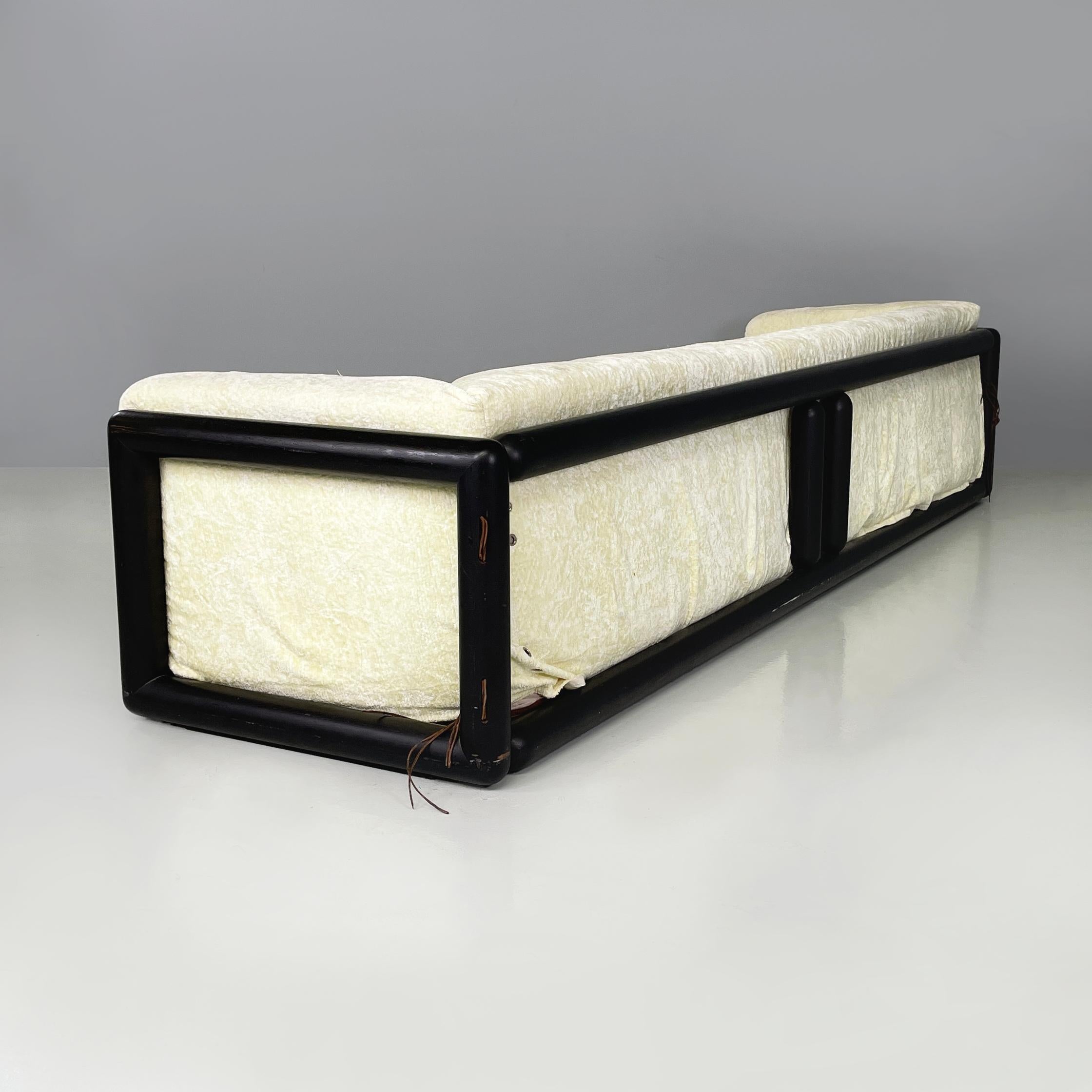 Italian modern Three-seater sofa Cornaro by Carlo Scarpa for Simon Gavina, 1980s In Good Condition For Sale In MIlano, IT