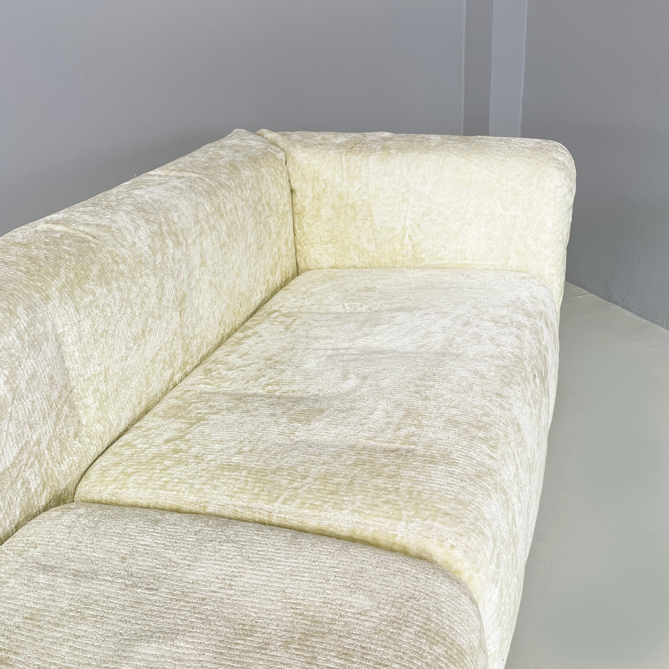Italian modern Three-seater sofa Cornaro by Carlo Scarpa for Simon Gavina, 1980s In Good Condition For Sale In MIlano, IT