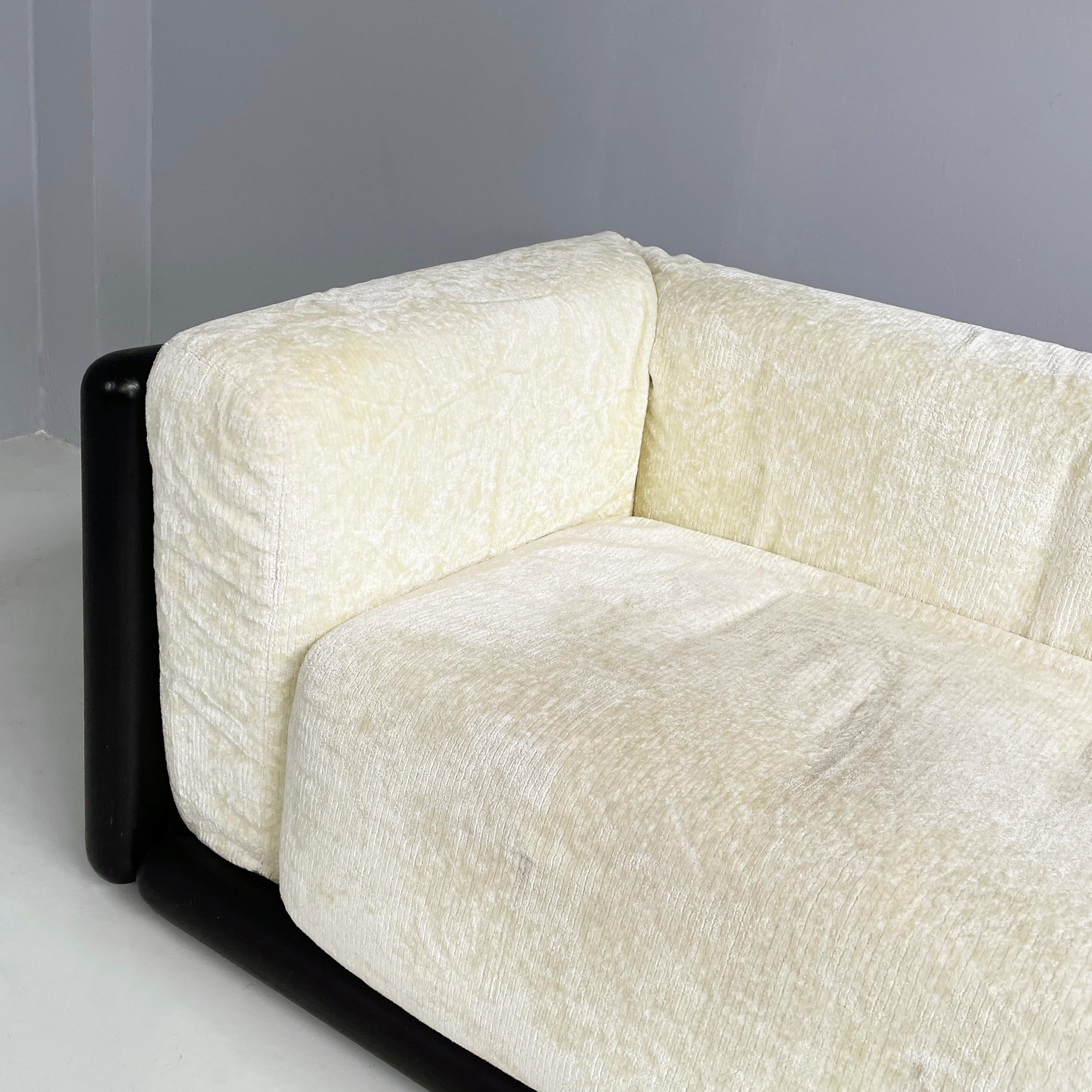 Late 20th Century Italian modern Three-seater sofa Cornaro by Carlo Scarpa for Simon Gavina, 1980s For Sale