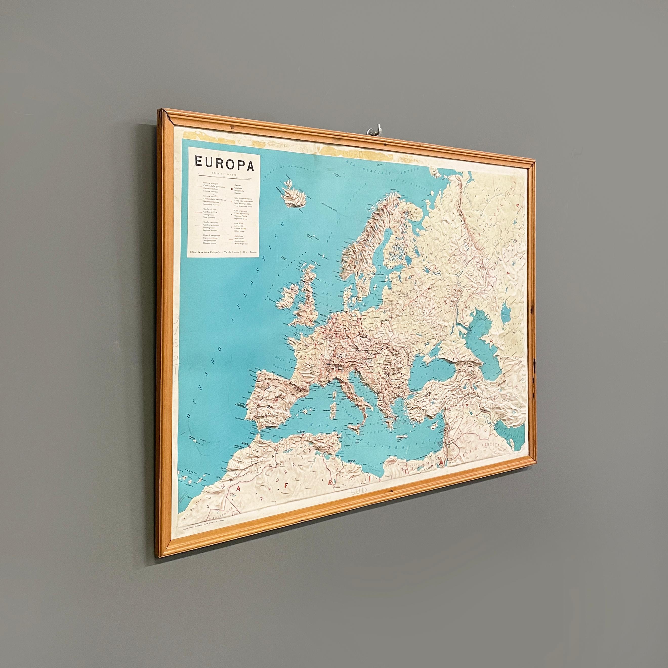 Italian modern Topographic geographical map in wood frame of Europe, 1950s-1990s
Three-dimensional geographical map of Europe on paper. The topographic map presents the states with their respective mountain ranges in relief. The colors range from