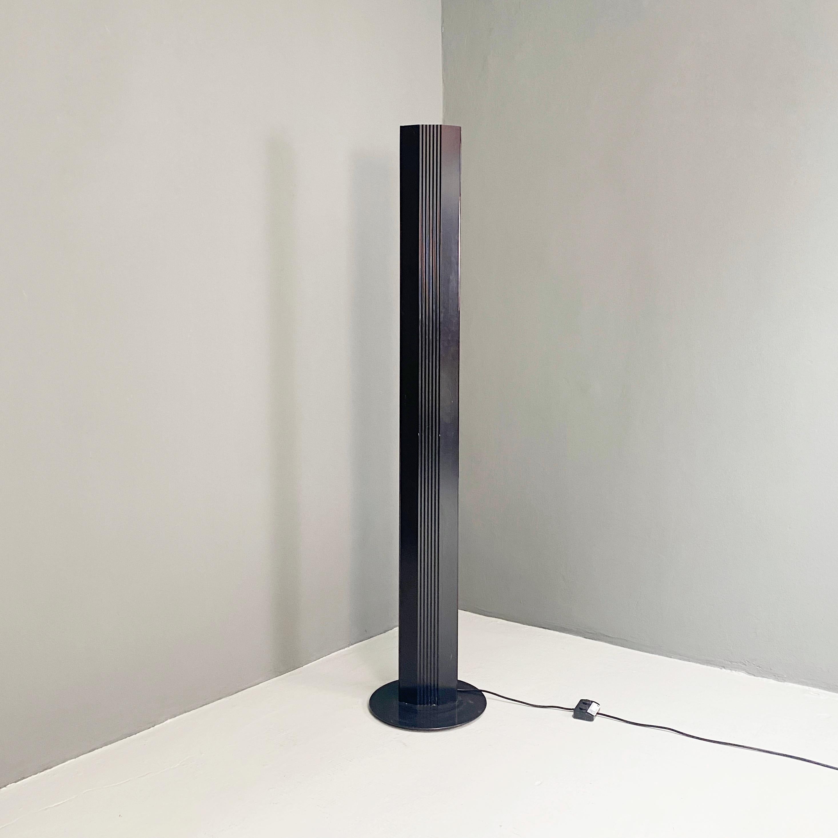 Italian Modern TOTEM Metal and Plastic Floor Lamp, 1980s For Sale 1