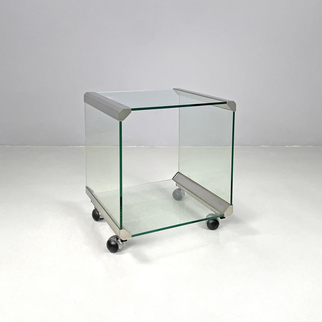 Italian modern transparent glass cart Pierangelo Gallotti Gallotti&Radice, 1980s
Cart mod. George in transparent glass. The rectangular structure is composed of transparent glass sheets joined with chromed metal strips that form the corners of the