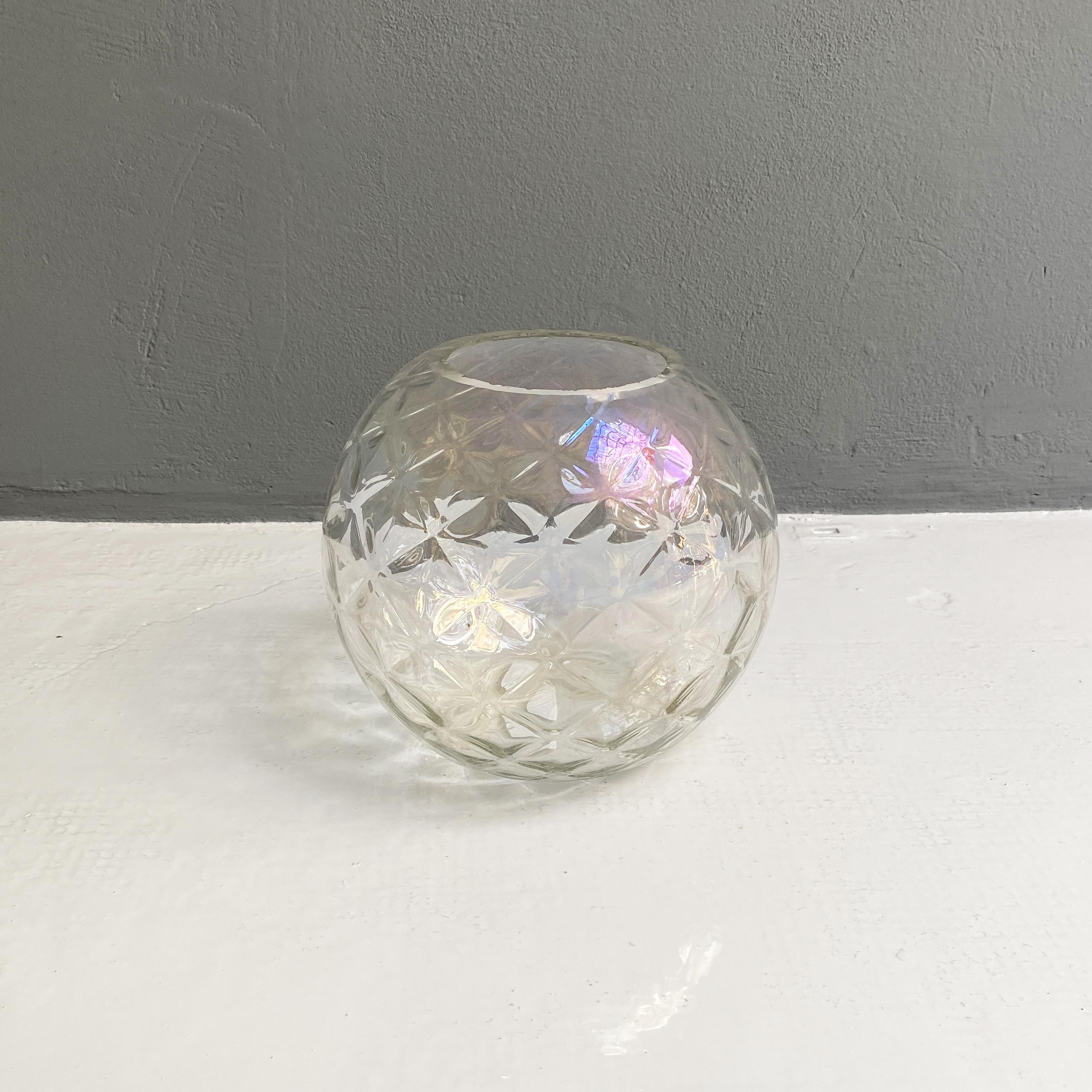 Italian Modern Transparent Spherical Glass Vase with Rhomboidal Motifs, 1980s In Good Condition For Sale In MIlano, IT