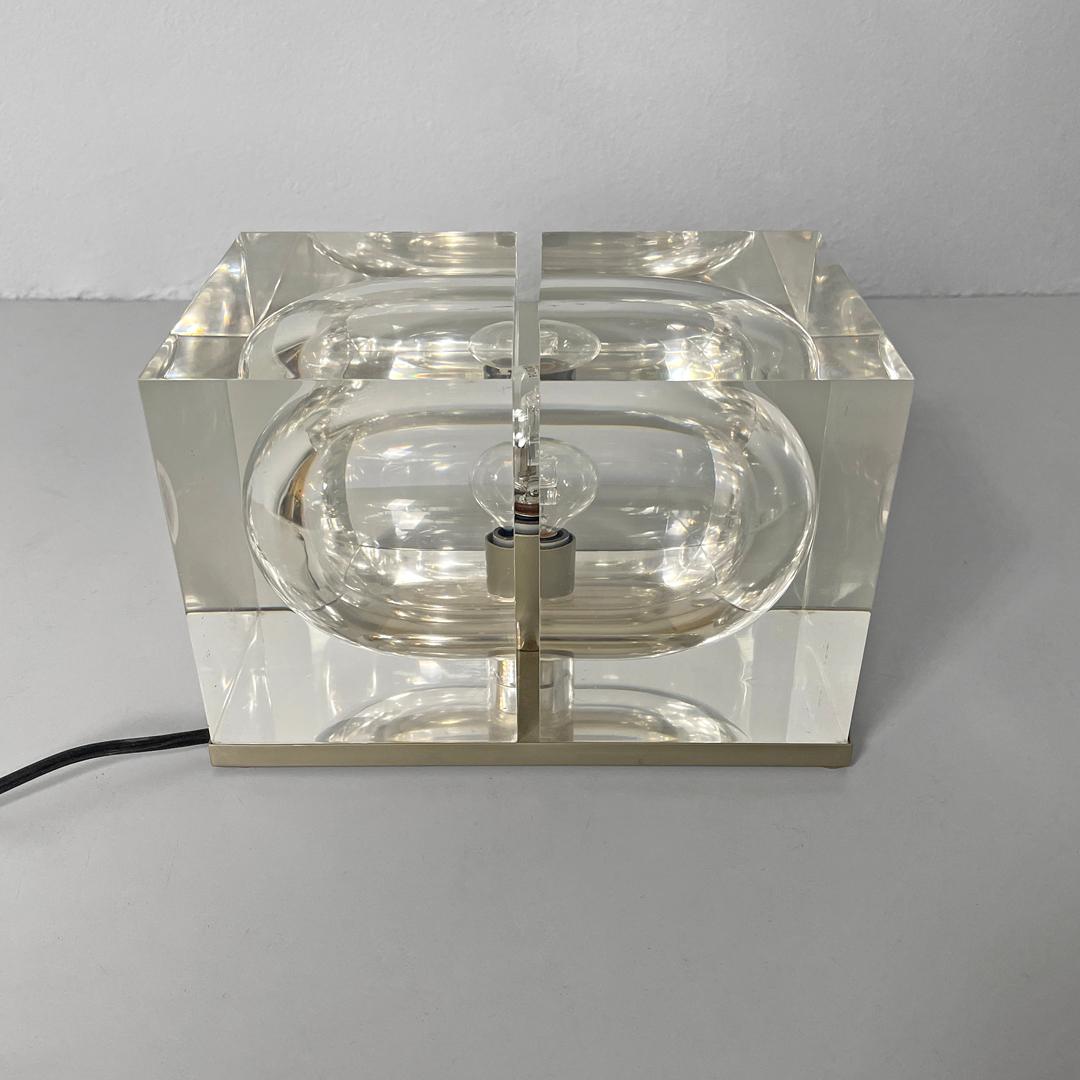 Italian modern trasparent plexiglass rectangular table lamp, 1970s In Good Condition For Sale In MIlano, IT