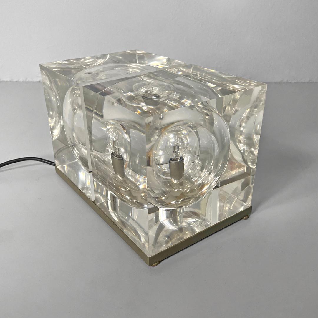 Late 20th Century Italian modern trasparent plexiglass rectangular table lamp, 1970s For Sale