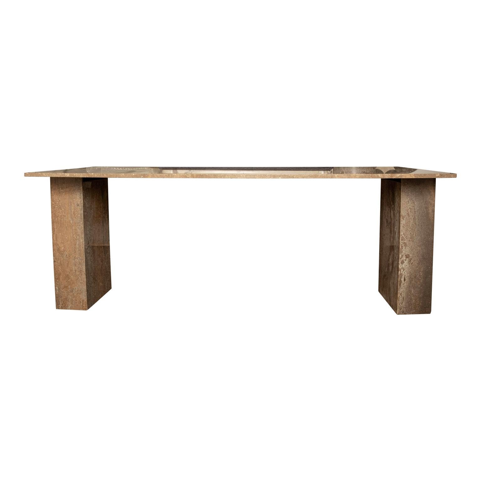 Moderner italienischer Mitteltisch oder Schreibtisch aus Travertin, entworfen von Angelo Mangiarotti im Angebot 5