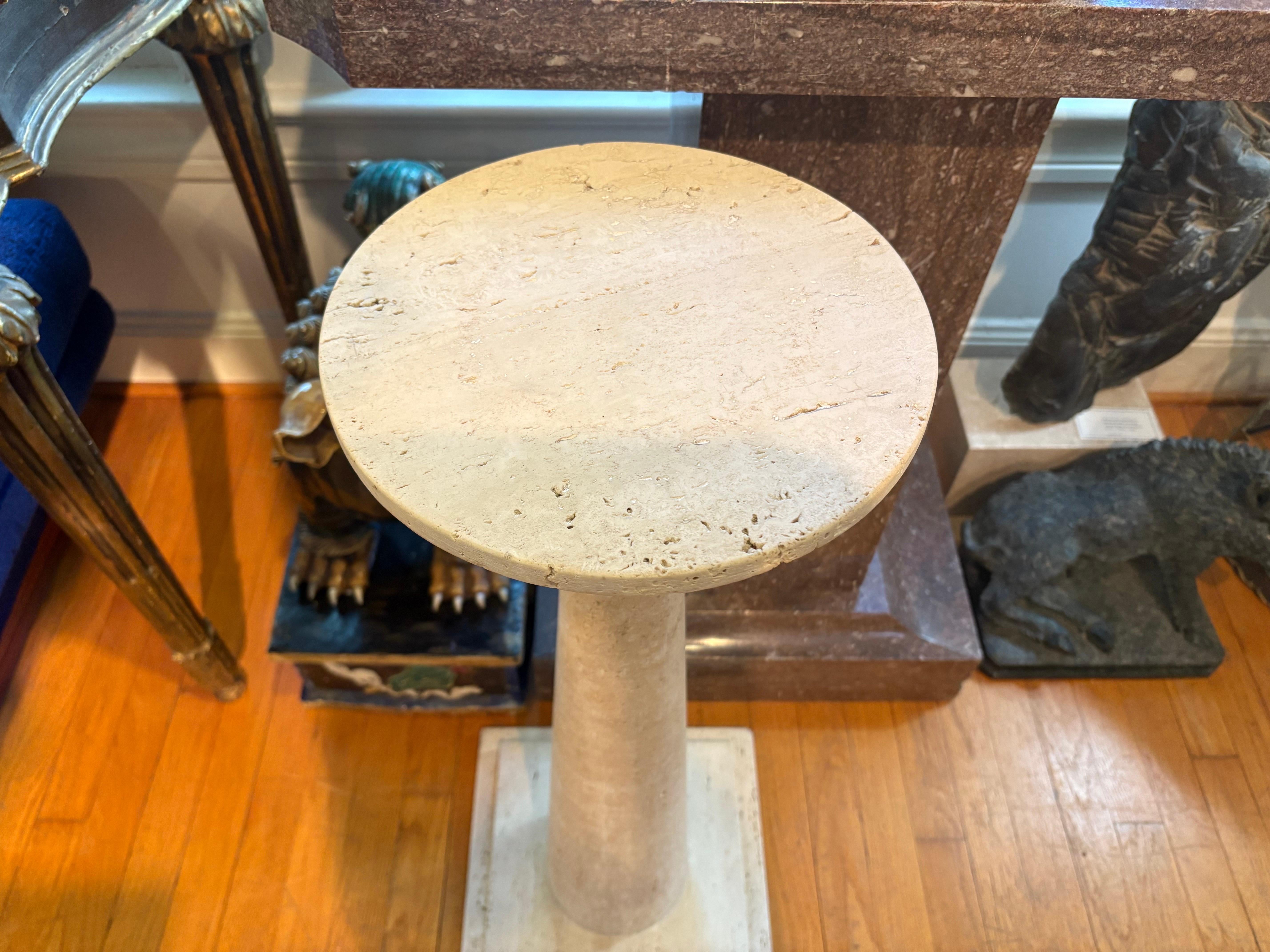 Italienischer moderner Travertin-Sockel von Angelo Mangiarotti im Zustand „Gut“ im Angebot in Houston, TX