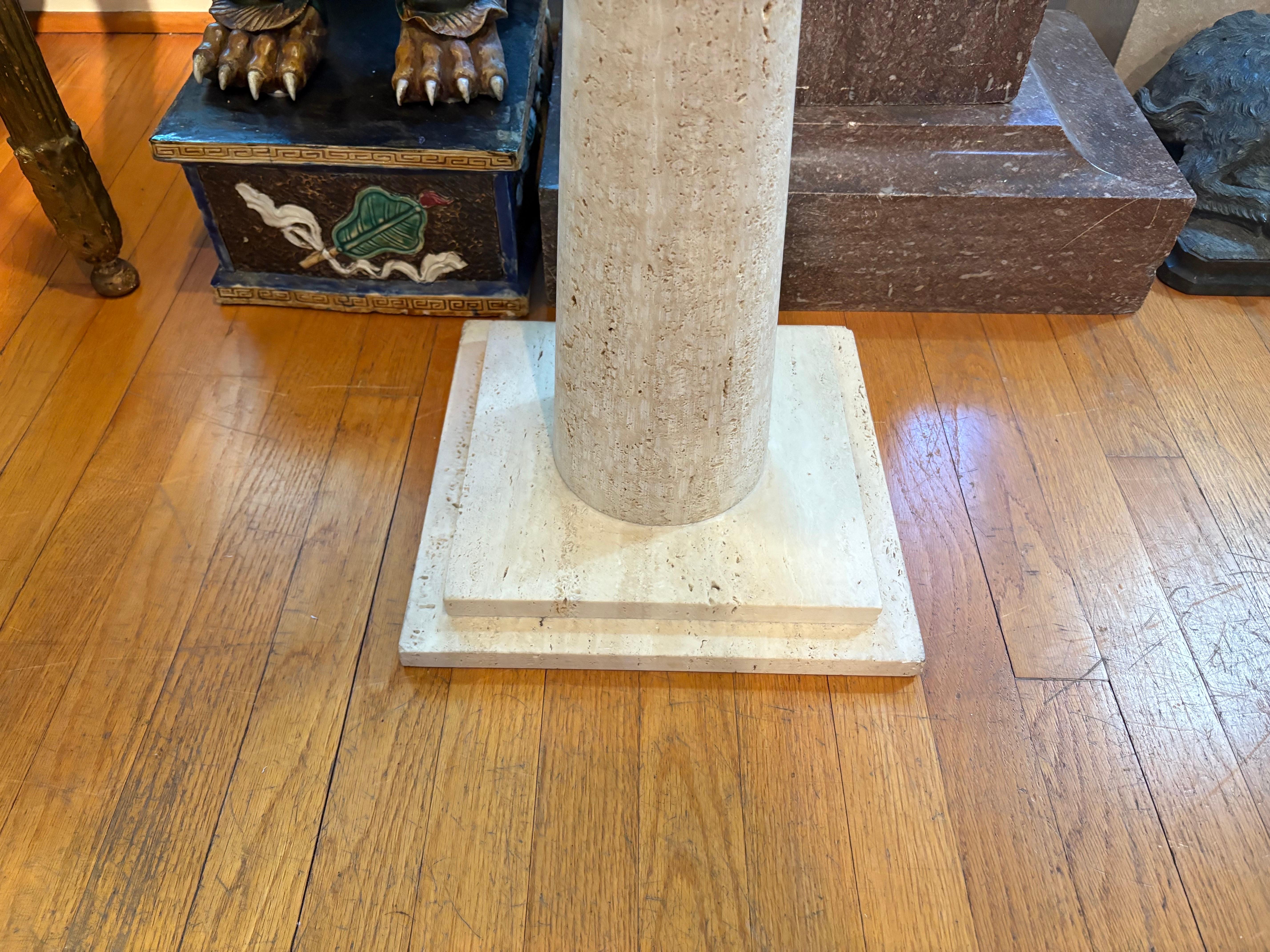 Italienischer moderner Travertin-Sockel von Angelo Mangiarotti im Angebot 3