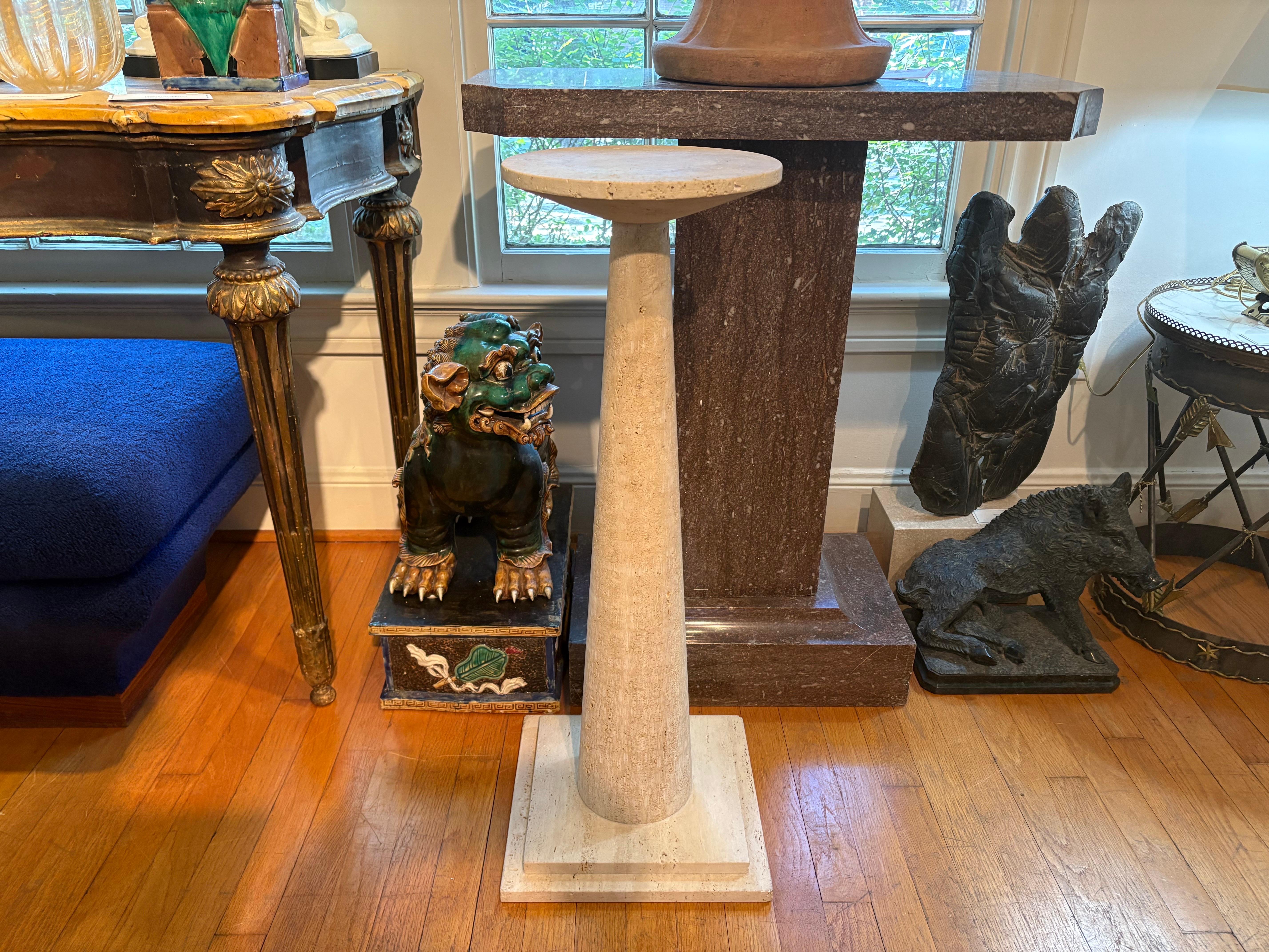 Italienischer moderner Travertin-Sockel von Angelo Mangiarotti im Angebot 4