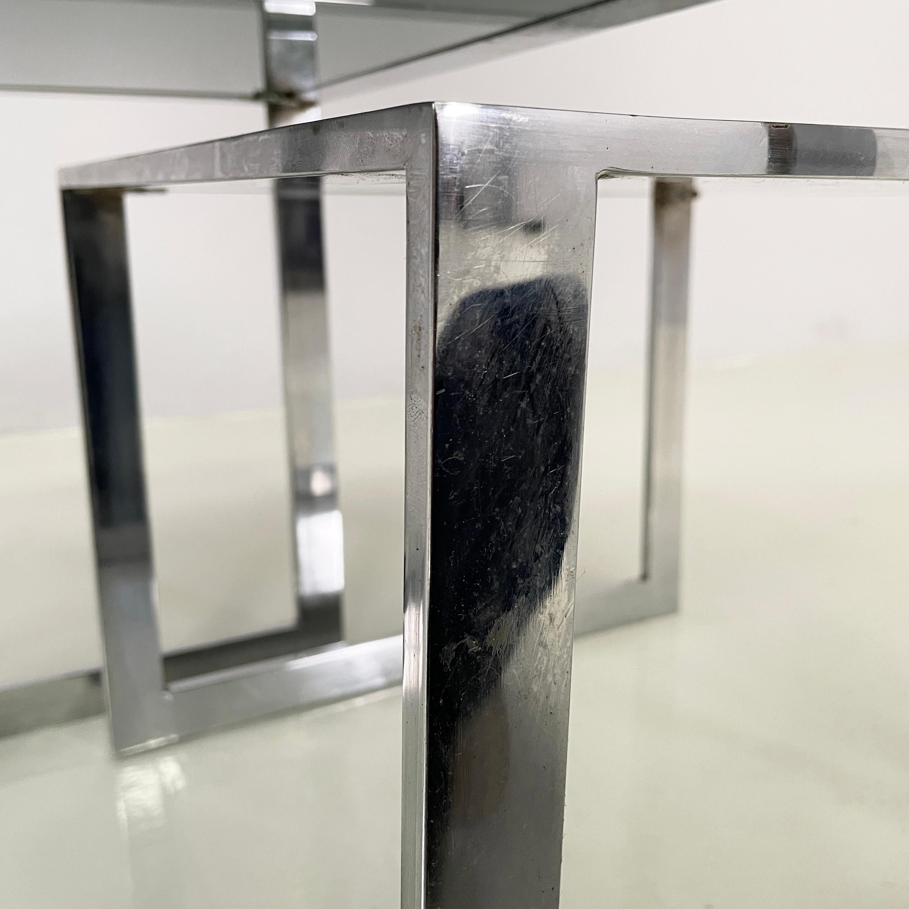 Italienisches modernes Trio aus Couchtischen aus Rauchglas und Metall, 1980er Jahre im Angebot 11