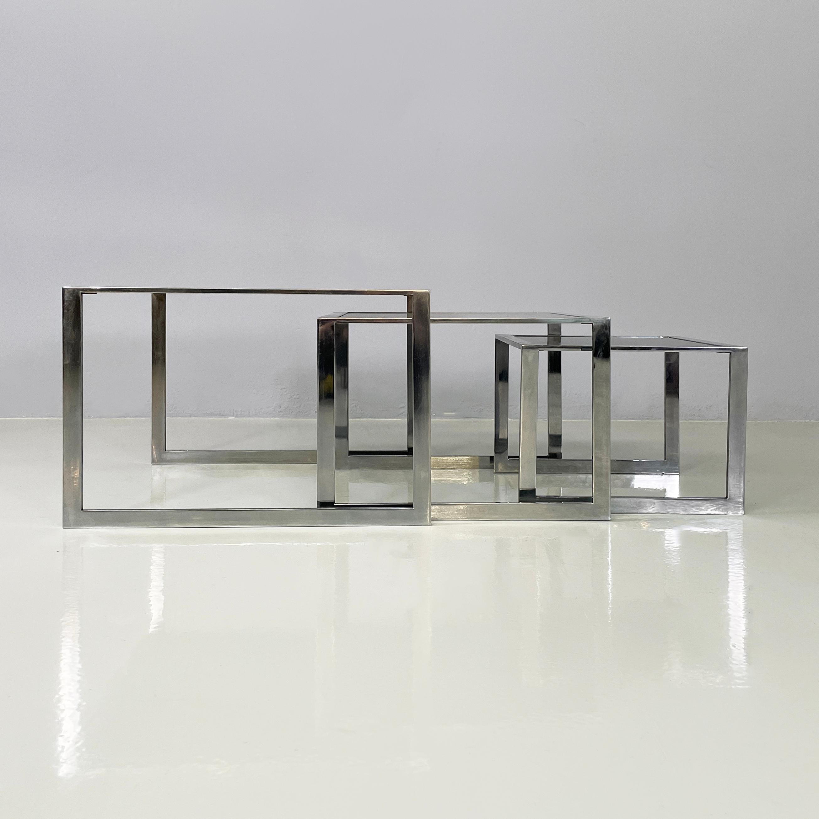 Italienisches modernes Trio aus Couchtischen aus Rauchglas und Metall, 1980er Jahre (Moderne) im Angebot