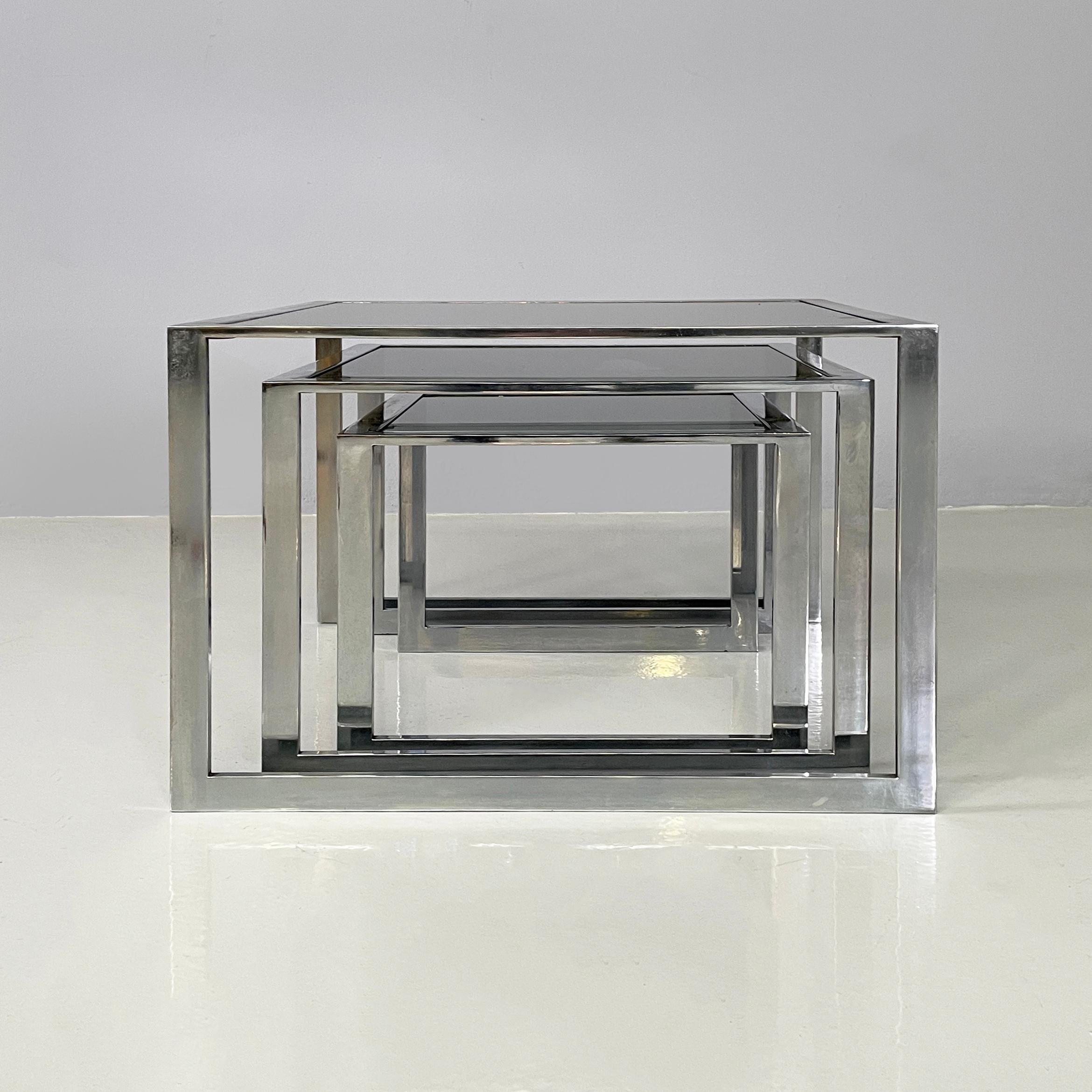 Italienisches modernes Trio aus Couchtischen aus Rauchglas und Metall, 1980er Jahre im Zustand „Gut“ im Angebot in MIlano, IT