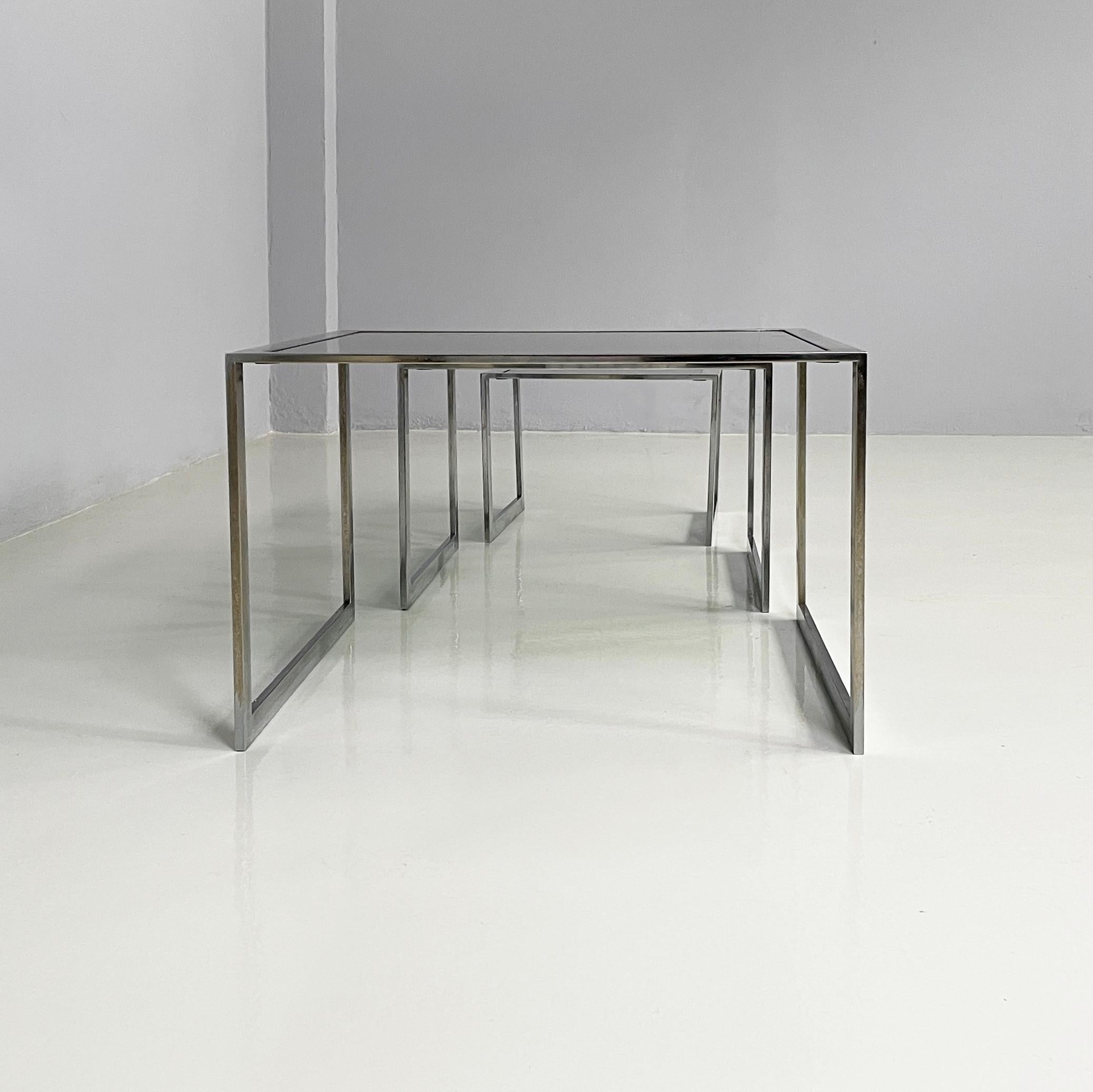 Italienisches modernes Trio aus Couchtischen aus Rauchglas und Metall, 1980er Jahre (Ende des 20. Jahrhunderts) im Angebot