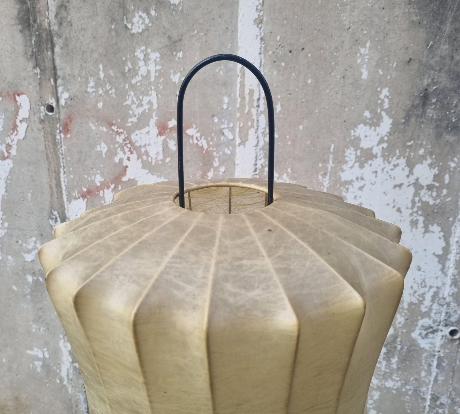 Moderne italienische Dreibein-Stehleuchte Cocoon, Castiglioni zugeschrieben, Italien 60er Jahre im Angebot 4