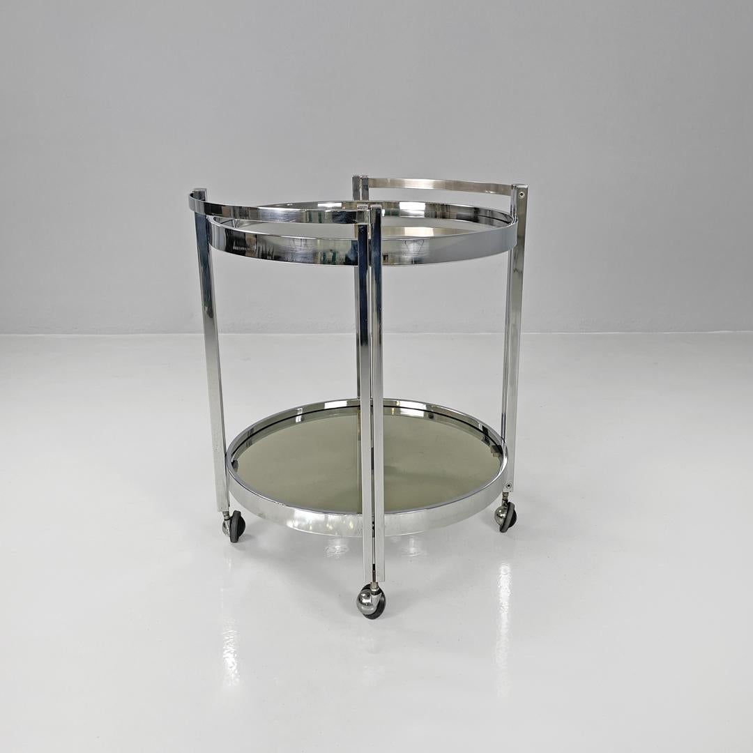 Italian modern two tops chromed metal and smoked glass cart with wheels, 1970s For Sale 1