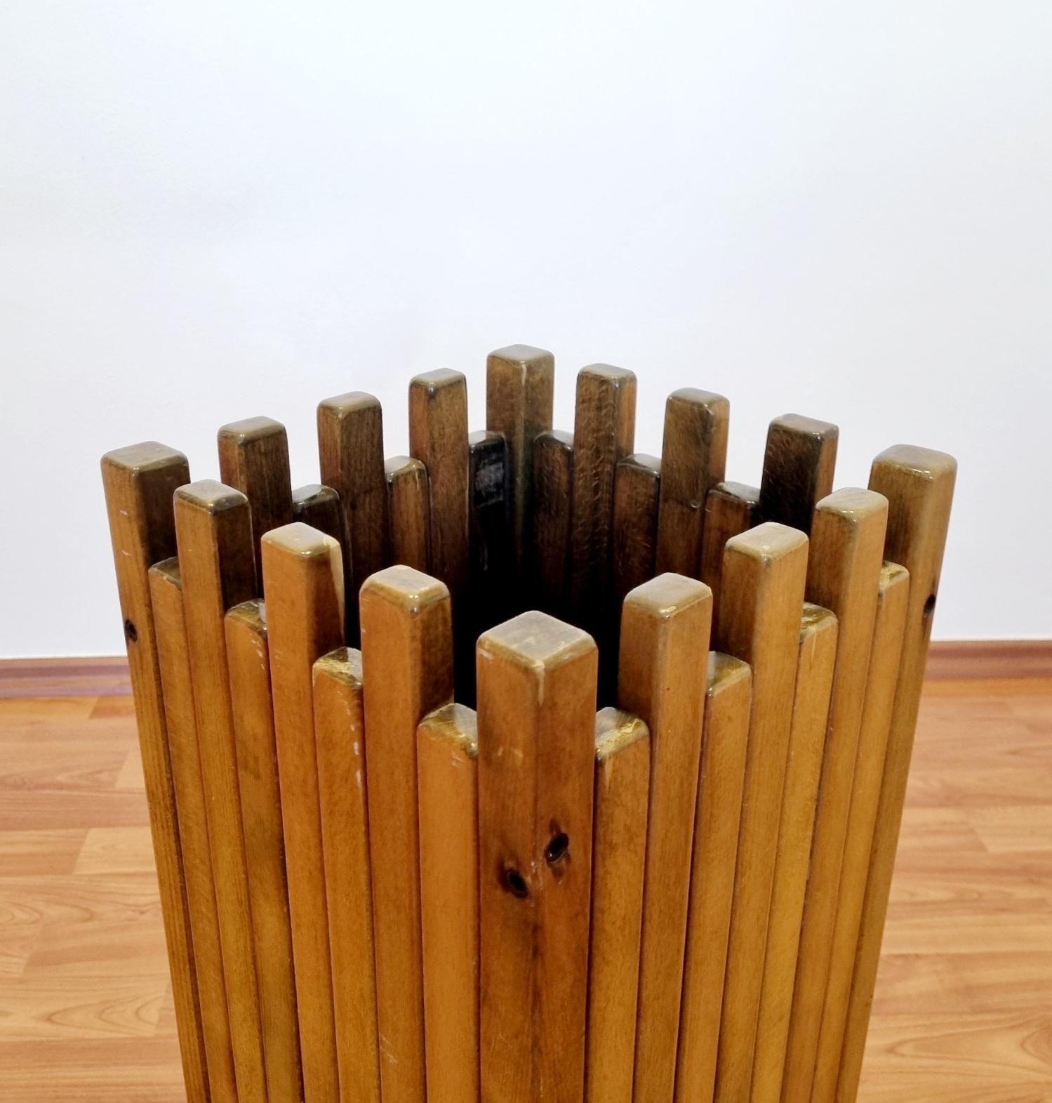 Italian Modern Umbrella Stand Designed by Ettore Sottsass for Poltronova, Italy In Good Condition For Sale In Lucija, SI