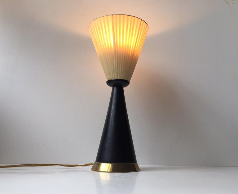 Italian Modern Up-Side-Down Table Lamp, 1960s For Sale at 1stDibs
