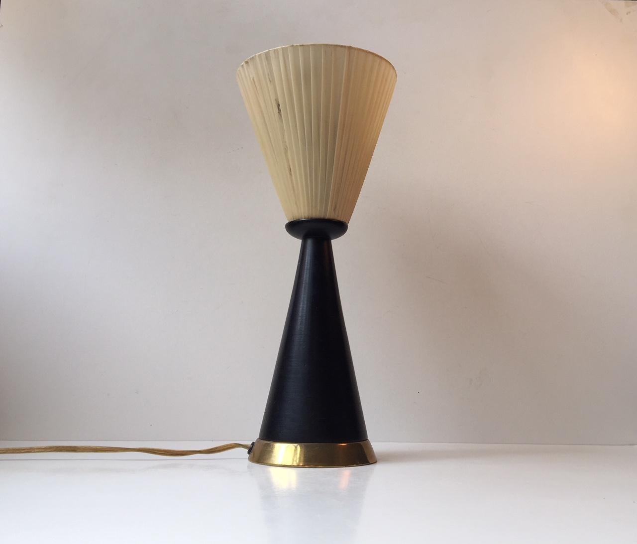 Powder-Coated Italian Modern Up-Side-Down Table Lamp, 1960s For Sale