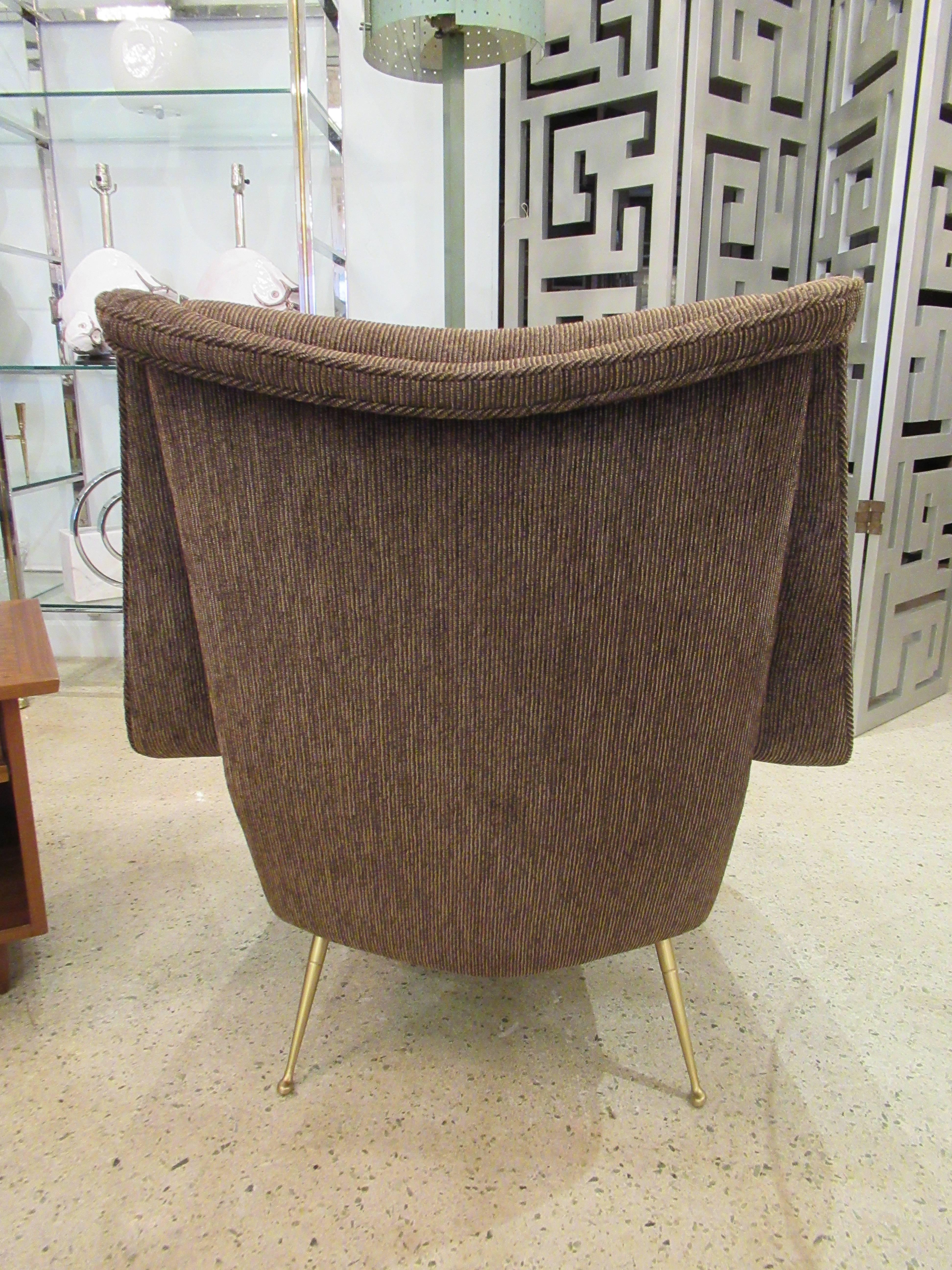 Italian Modern Upholstered Armchair, Carlo di Carli, 1950's For Sale 1