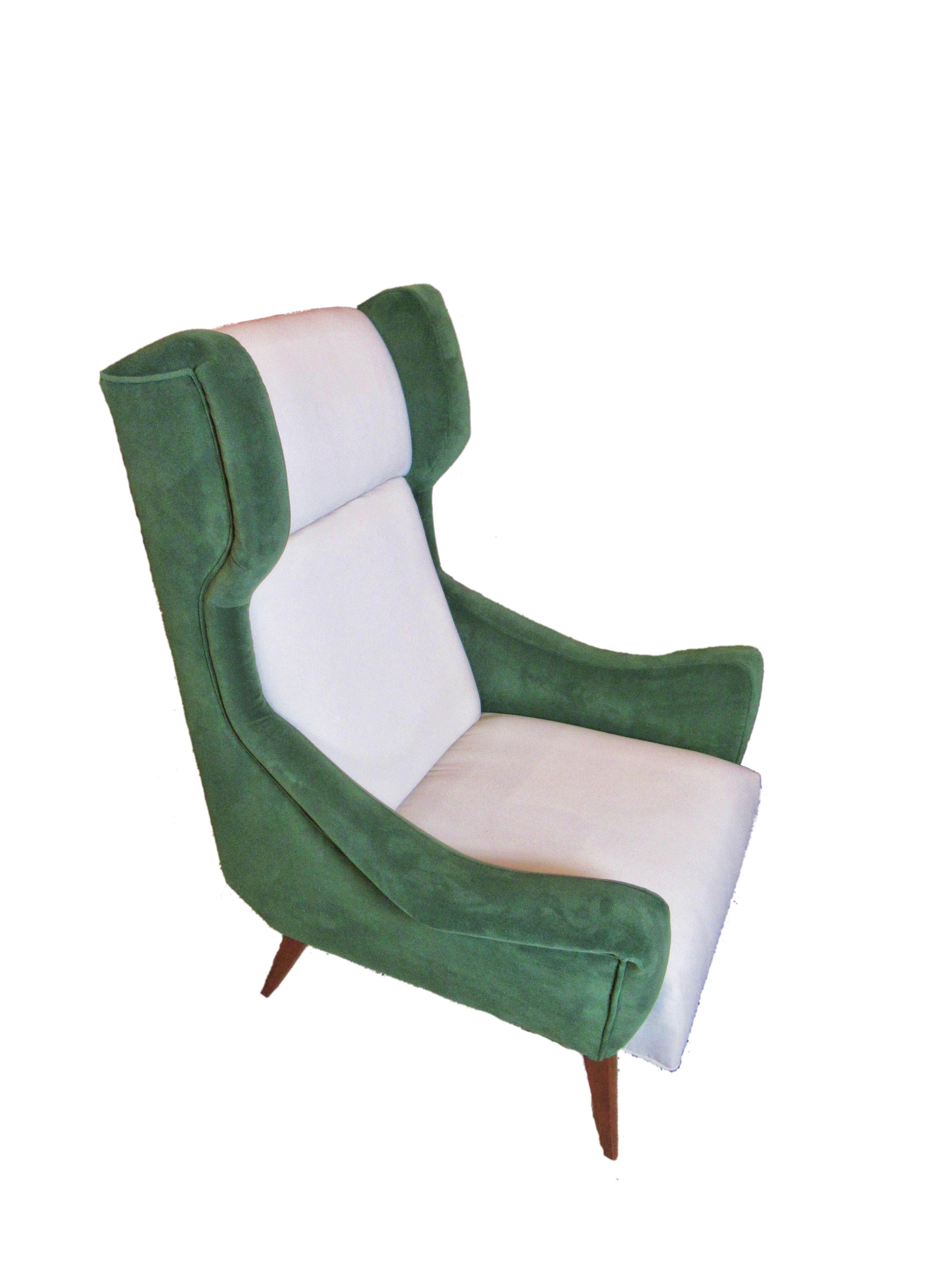 Italian Modern Upholstered Wing Chair, Gio Ponti, 1950's In Excellent Condition For Sale In Hollywood, FL