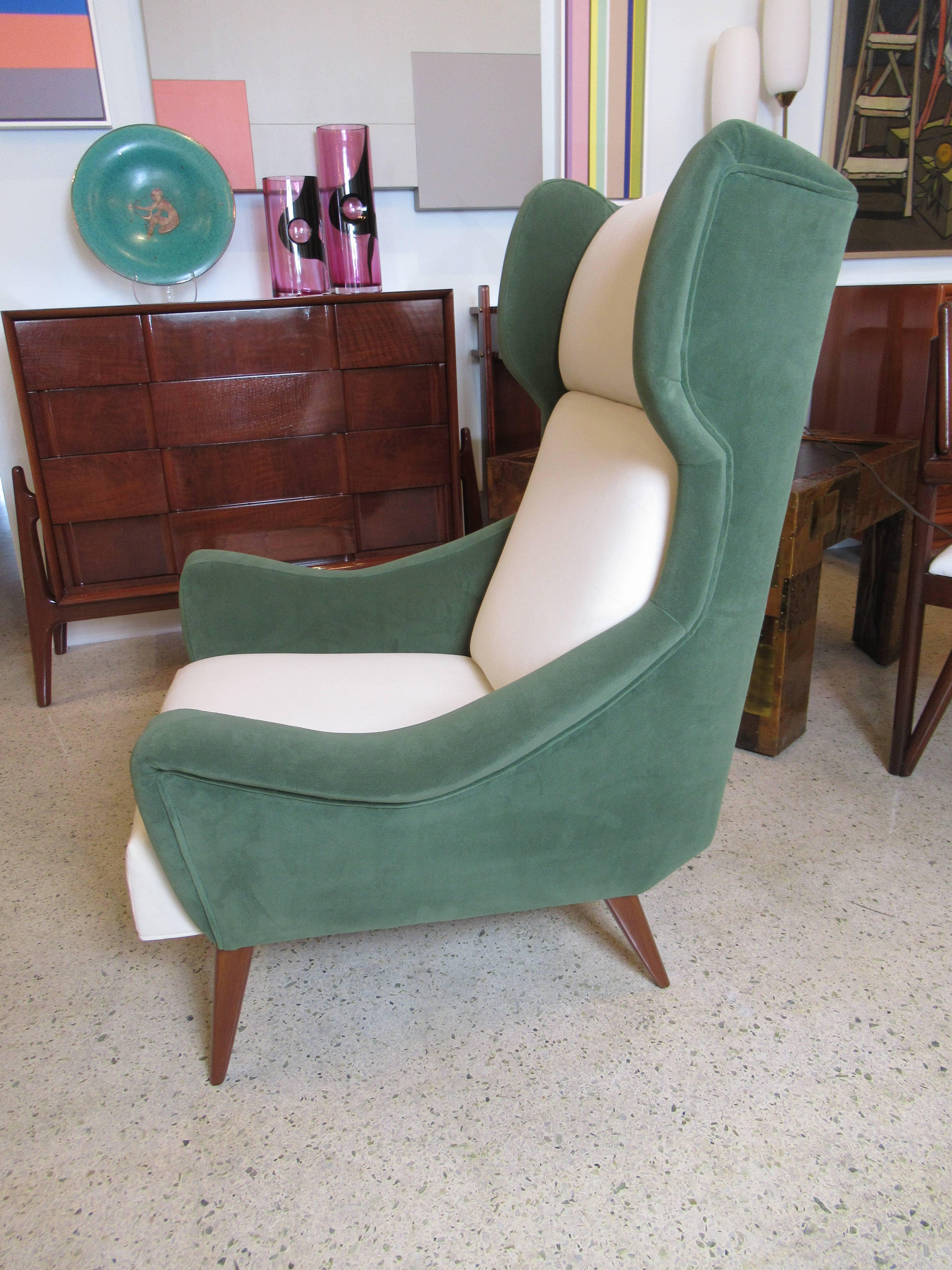 Italian Modern Upholstered Wing Chair, Gio Ponti, 1950's For Sale 2