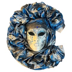Carnaval Veneciano Moderno Italiano Hecho a Mano Plata Blanco Azul Máscara Flor Pliegue