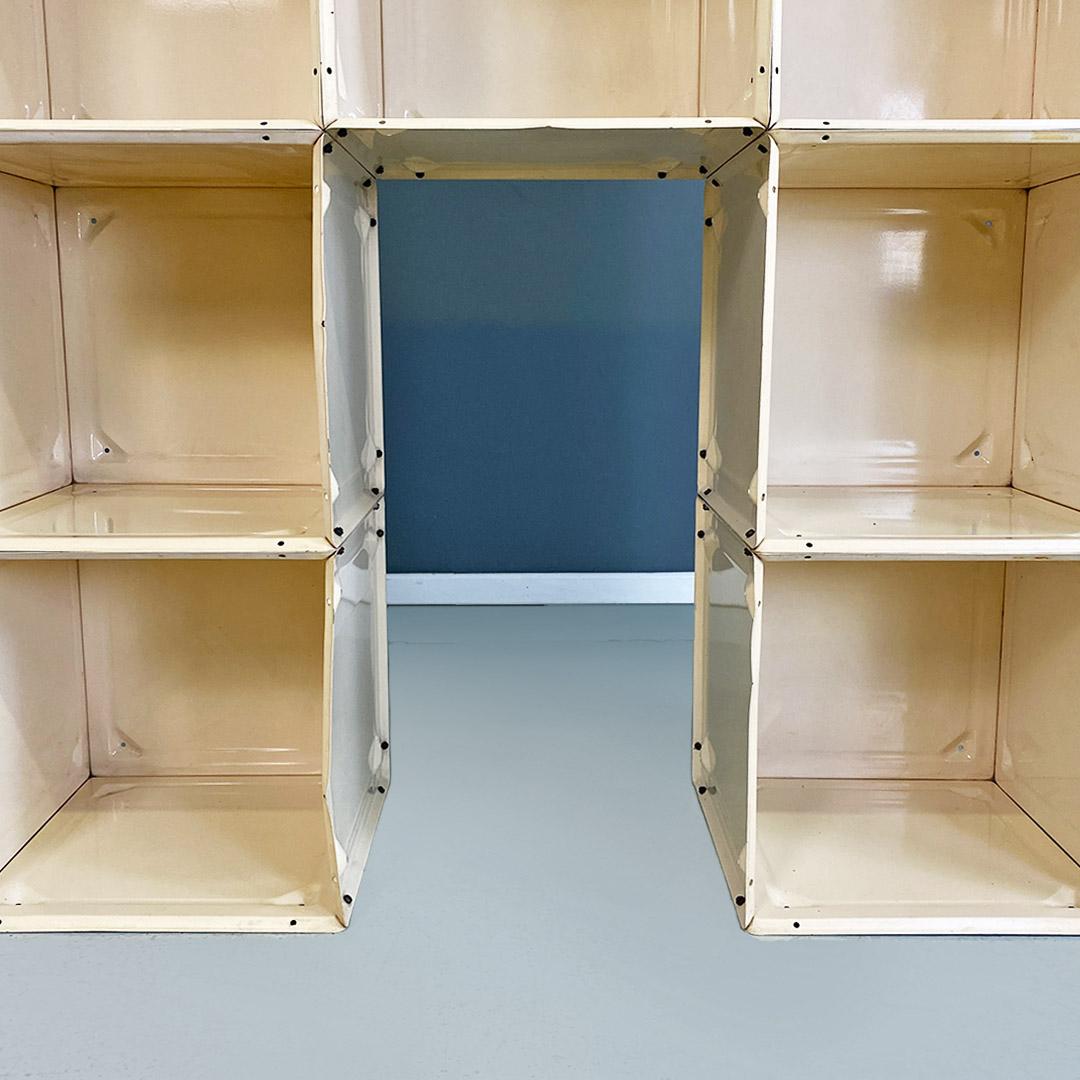 Italian modern very solid dirty white metal sel-supporting bookcase, 1970s For Sale 5