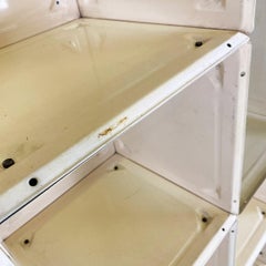 Italian modern very solid dirty white metal sel-supporting bookcase, 1970s