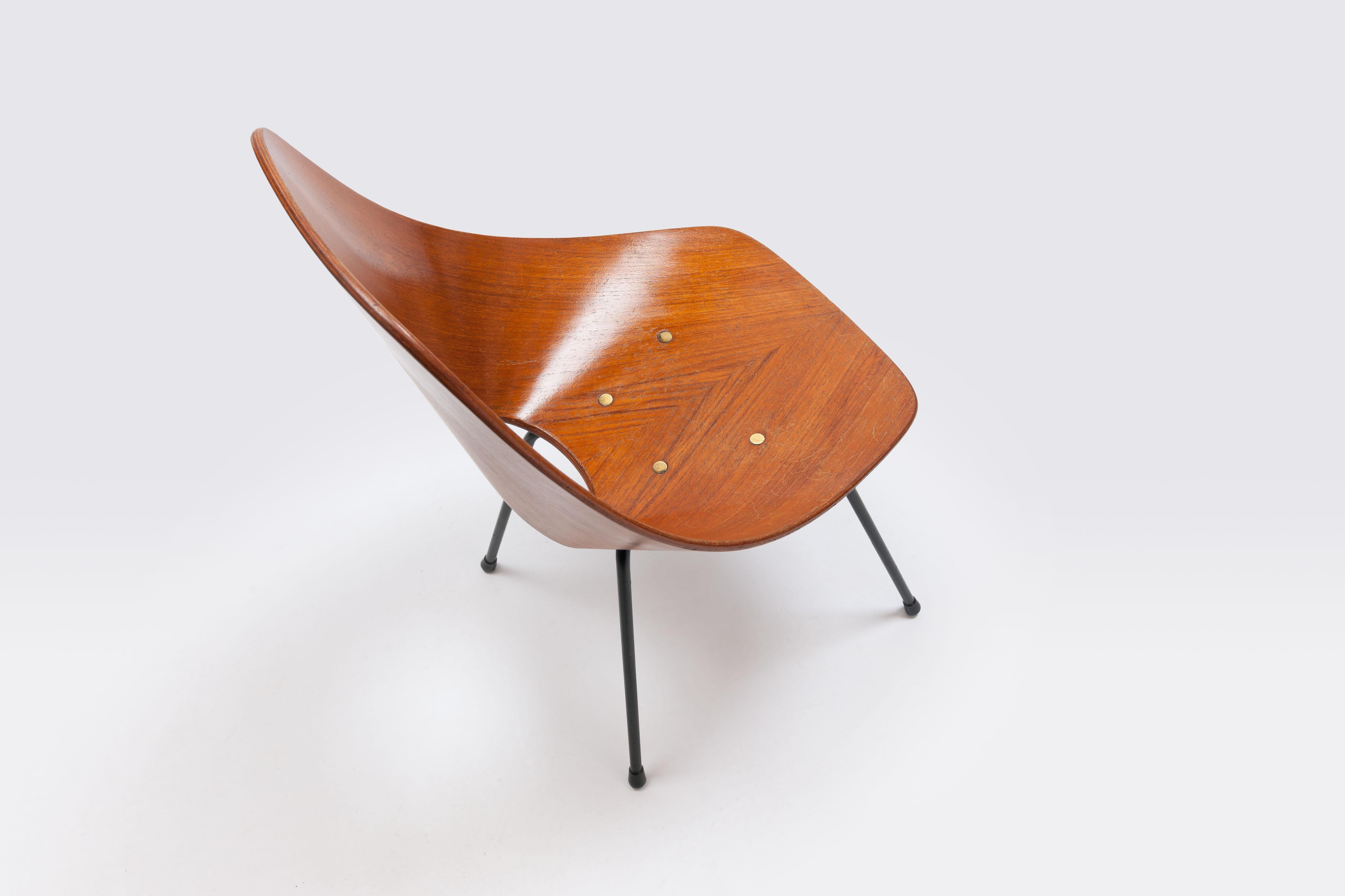 Vittorio Nobili Walnut Plywood & Brass 'Medea' Chair For Sale 6