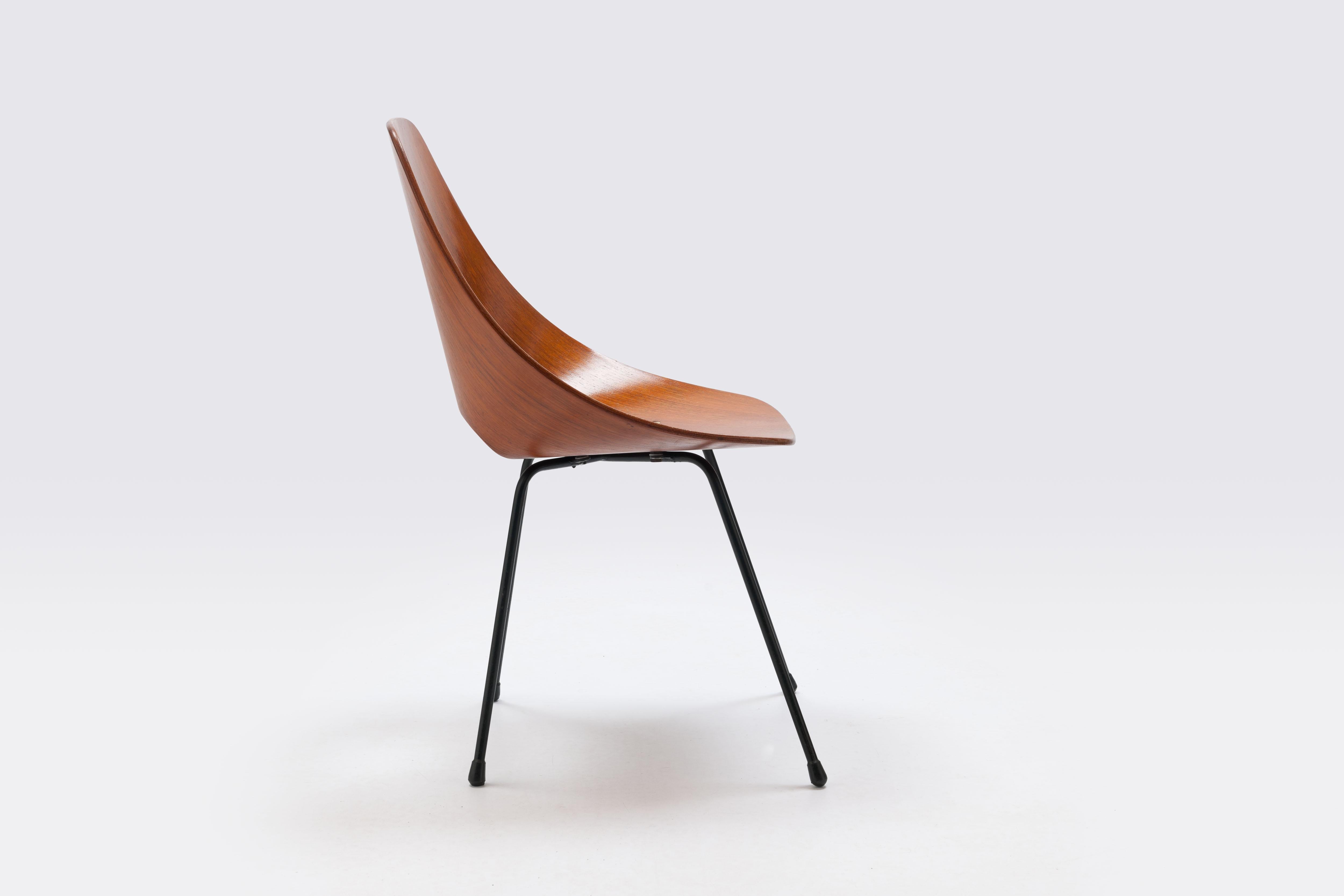 Italian Vittorio Nobili Walnut Plywood & Brass 'Medea' Chair For Sale