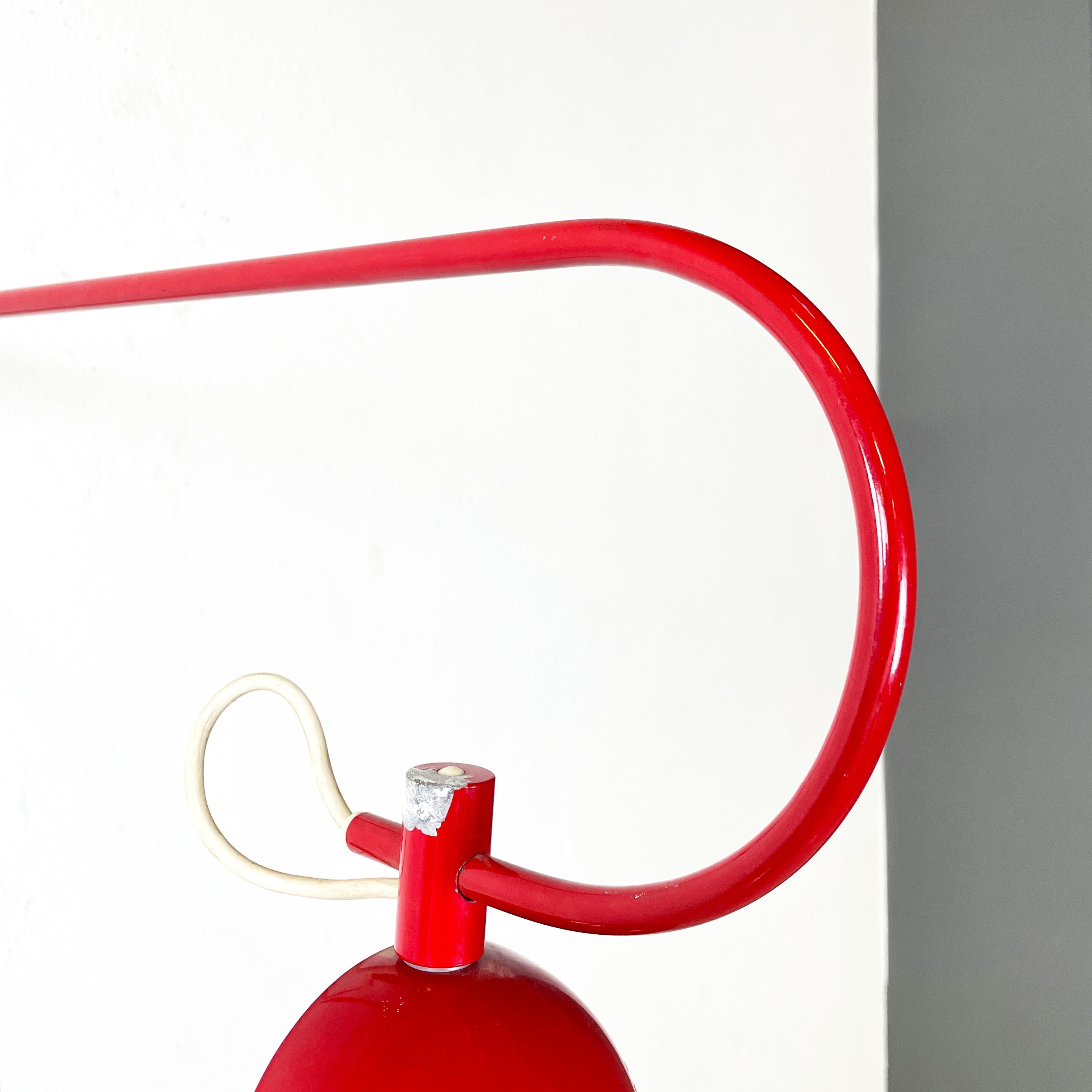 Italian modern Wall adjustable arm lamp in red and white metal, 1970s For Sale 4