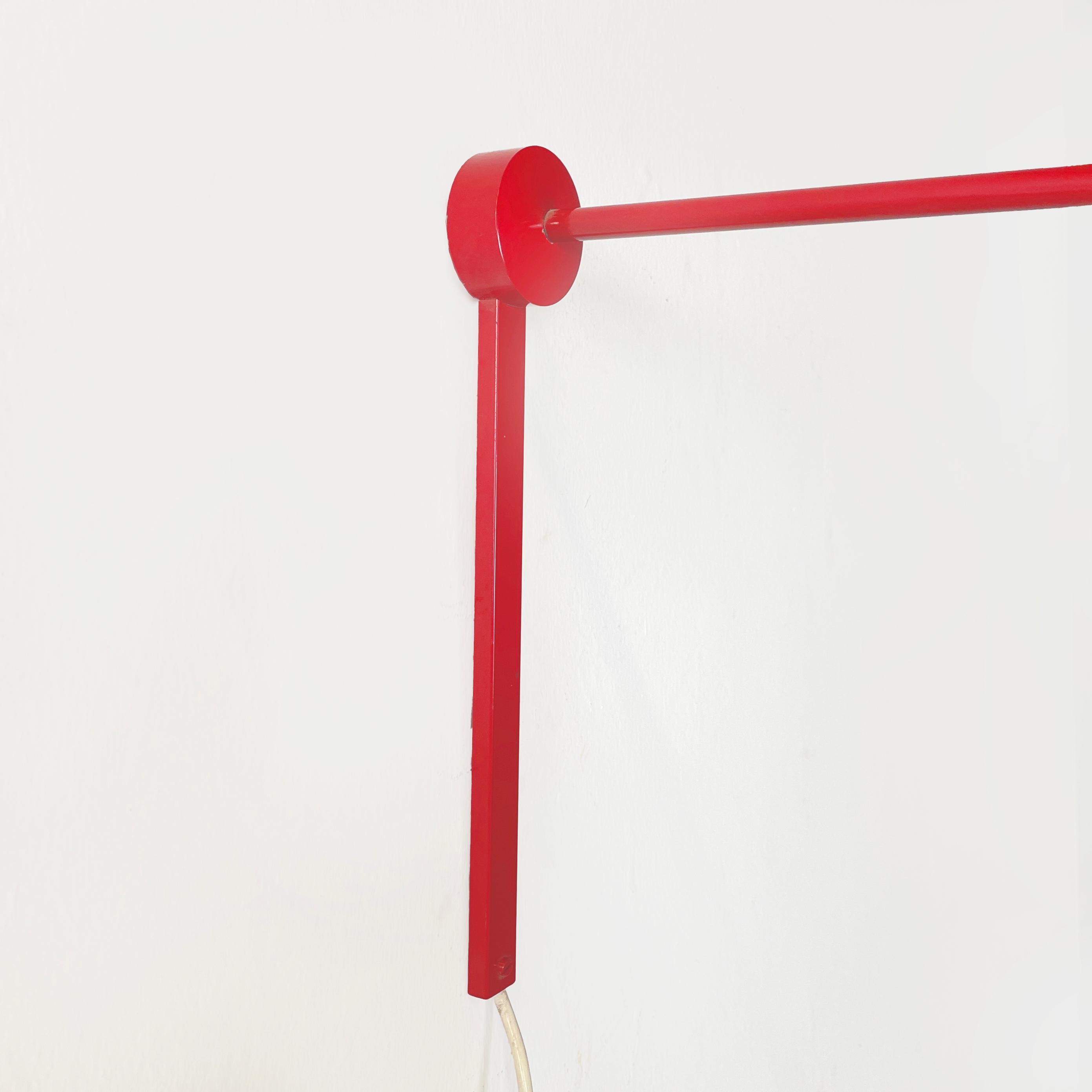 Italian modern Wall adjustable arm lamp in red and white metal, 1970s For Sale 7