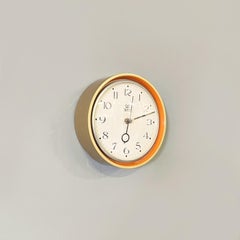 Orologio da parete moderno italiano in legno e metallo color oro e arancio di Ritz, anni '60
