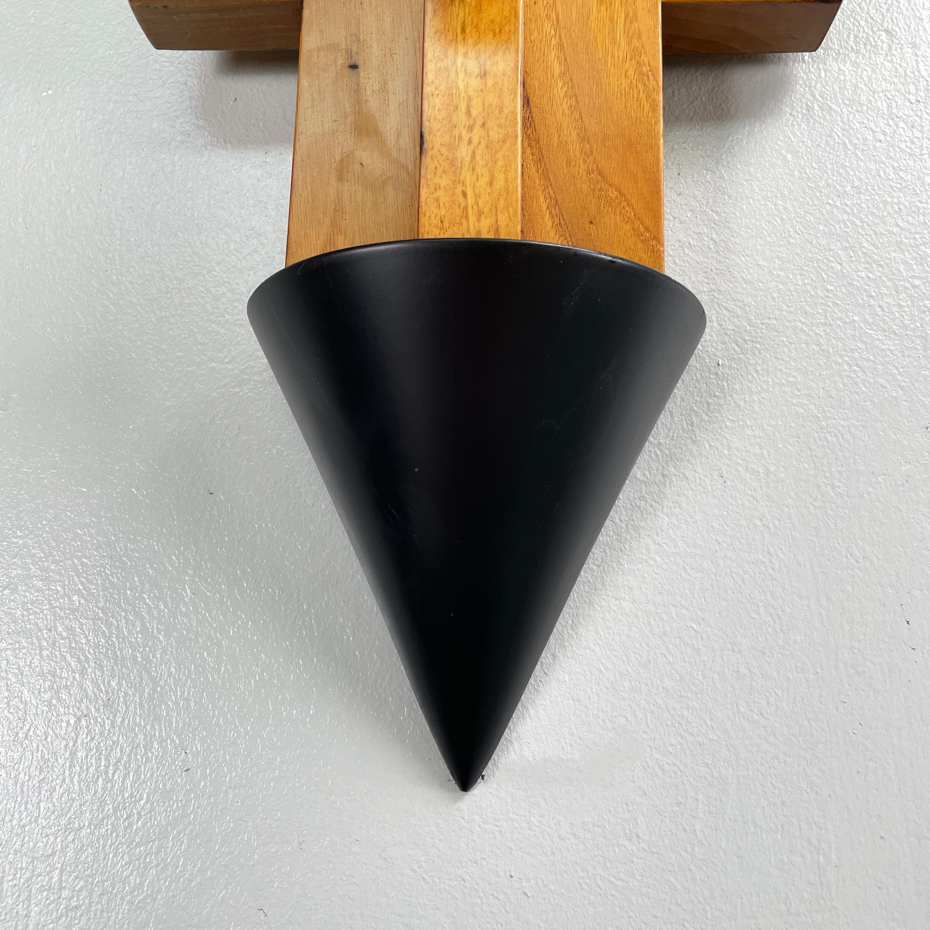 Italienisches modernes geometrisches Wandregal aus Holz, modern, 1980er Jahre im Angebot 10