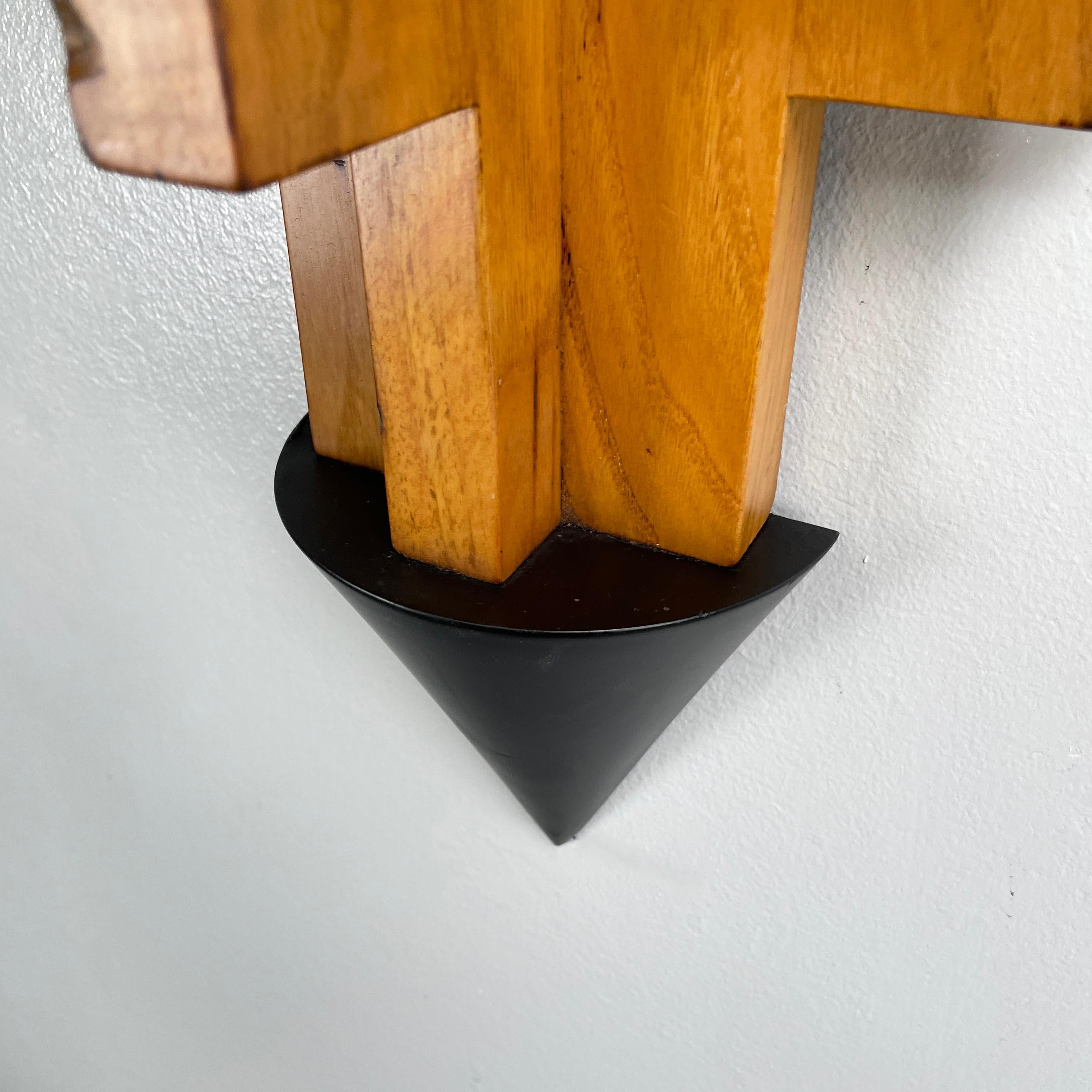 Italienisches modernes geometrisches Wandregal aus Holz, modern, 1980er Jahre im Angebot 11